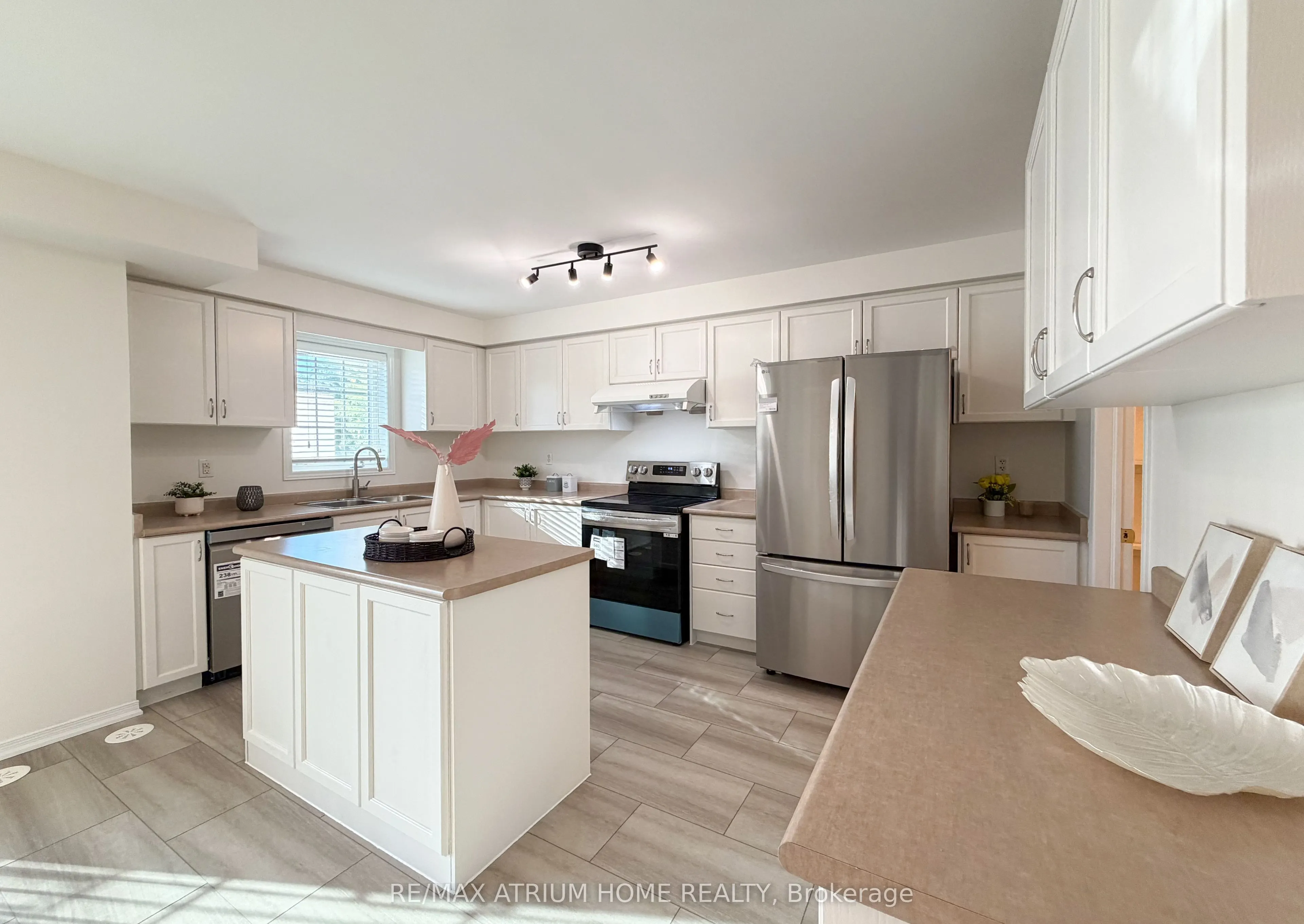 284 Church Street S, #33