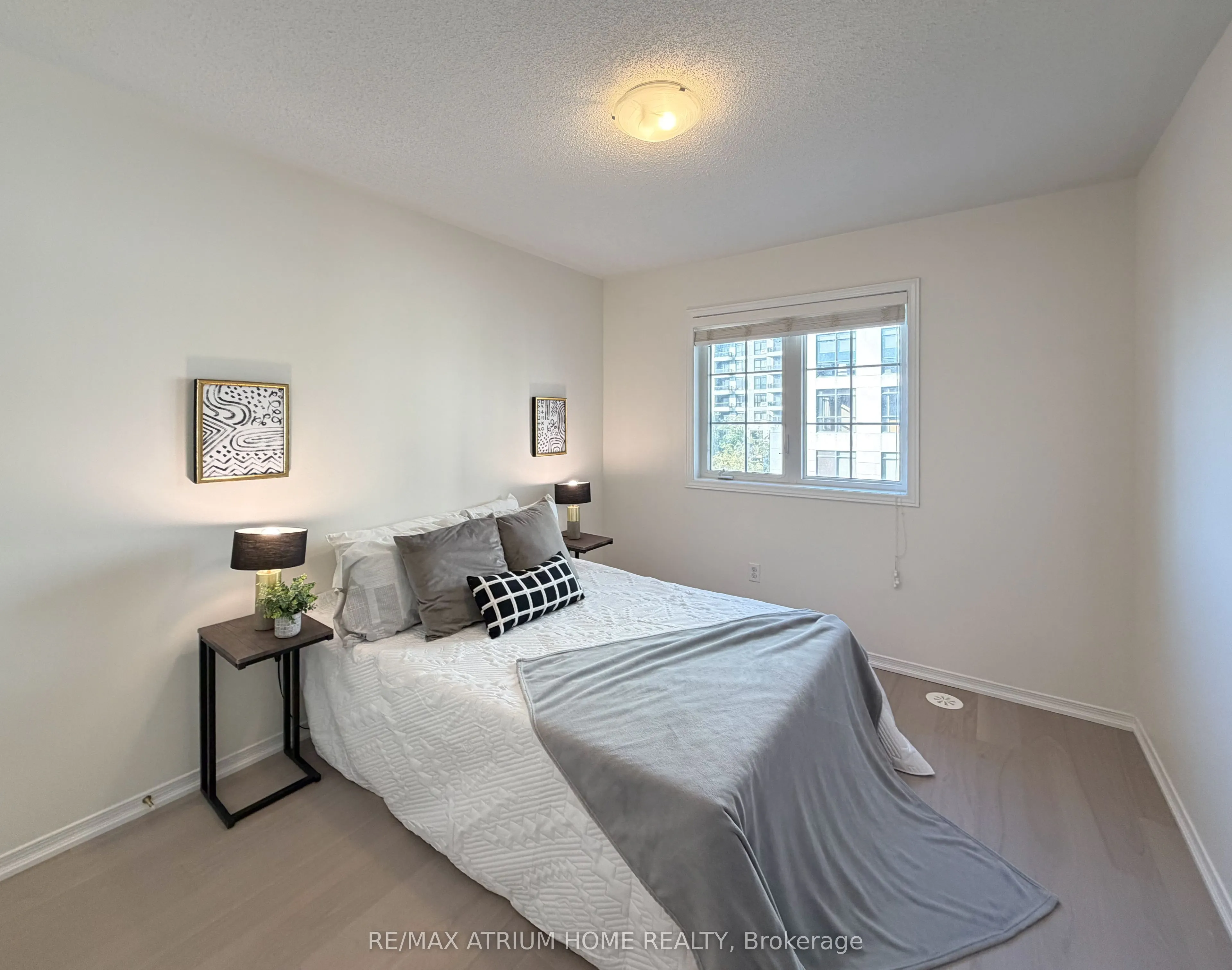 284 Church Street S, #33