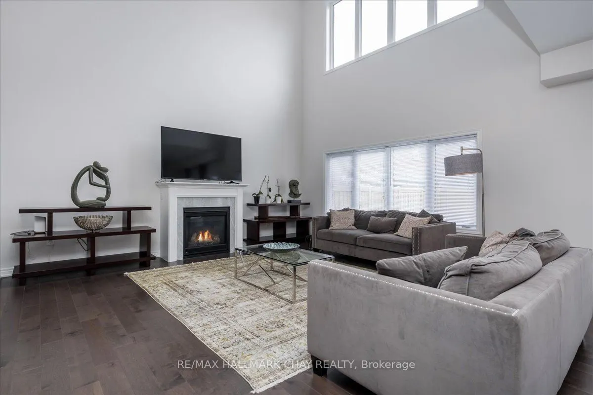 1433 McRoberts Crescent