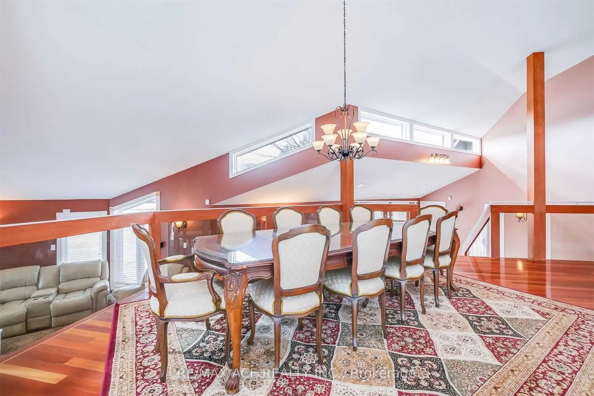 5 Island Court
