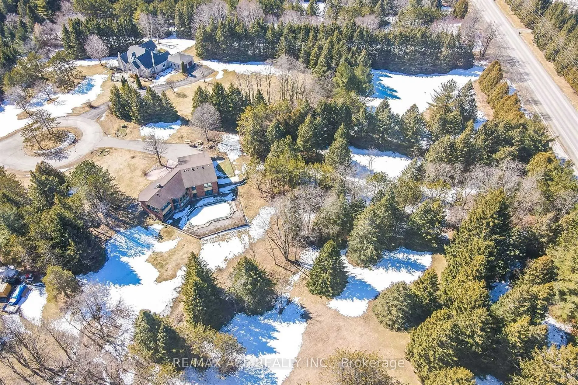 5 Island Court