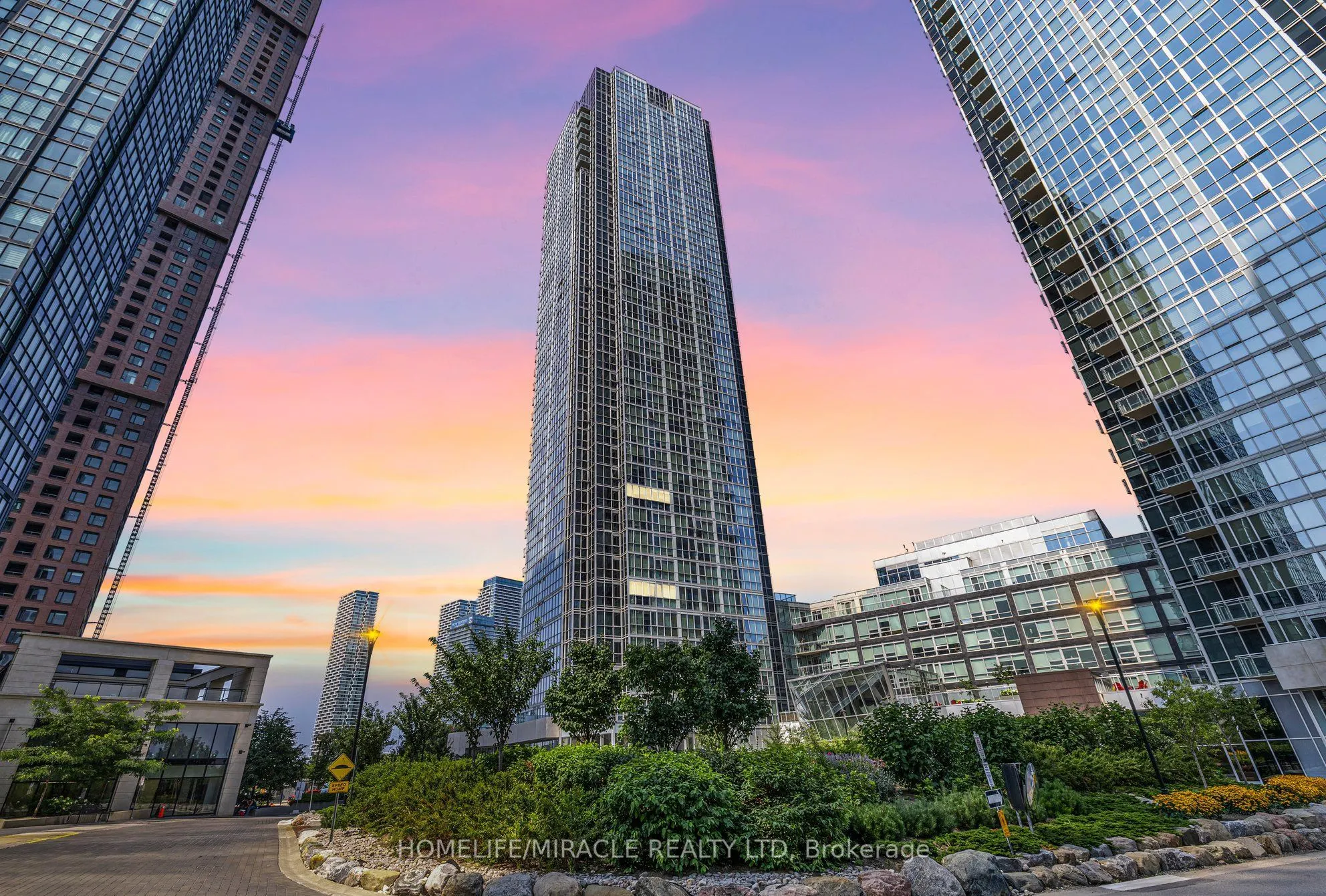 2916 Highway 7, #808