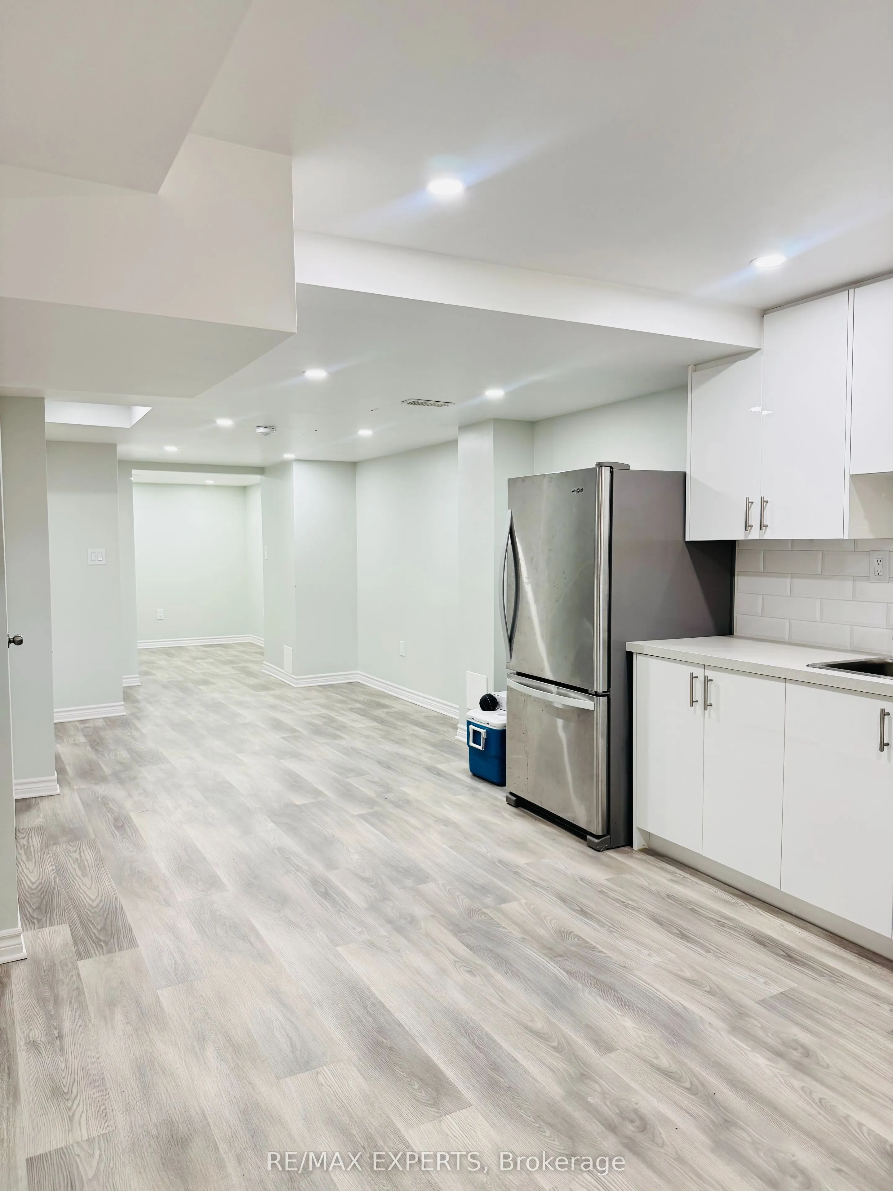 106 Knott End Crescent, #Lower