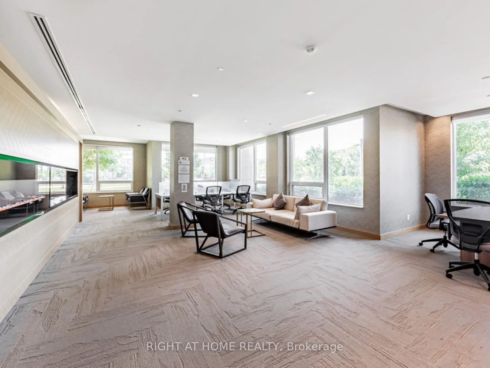 18 Uptown Drive