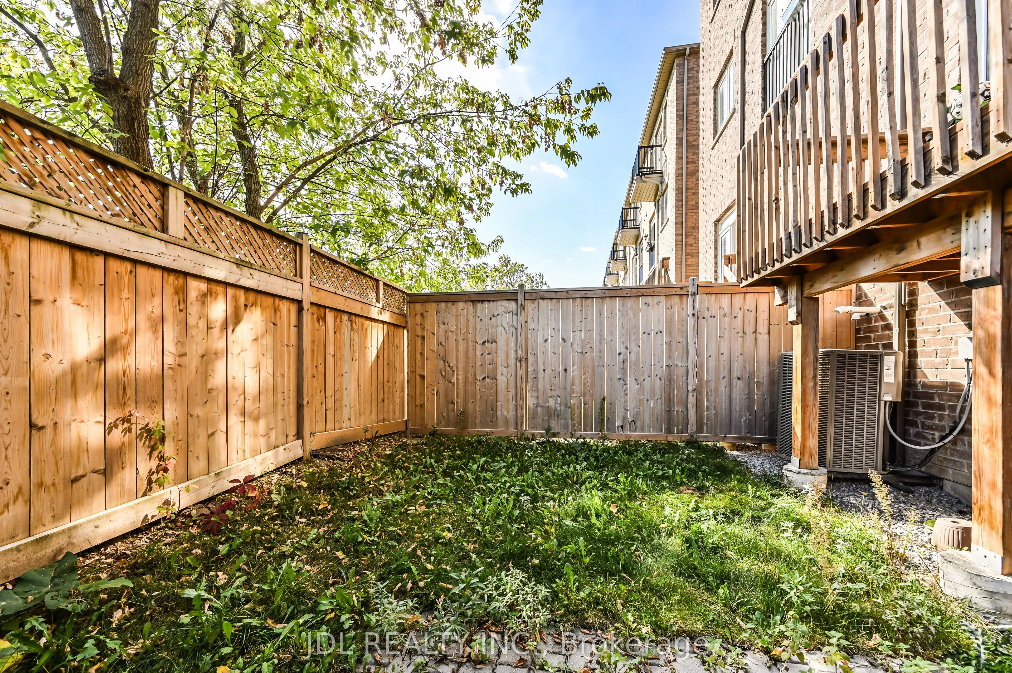 17 Thomas Foster Street