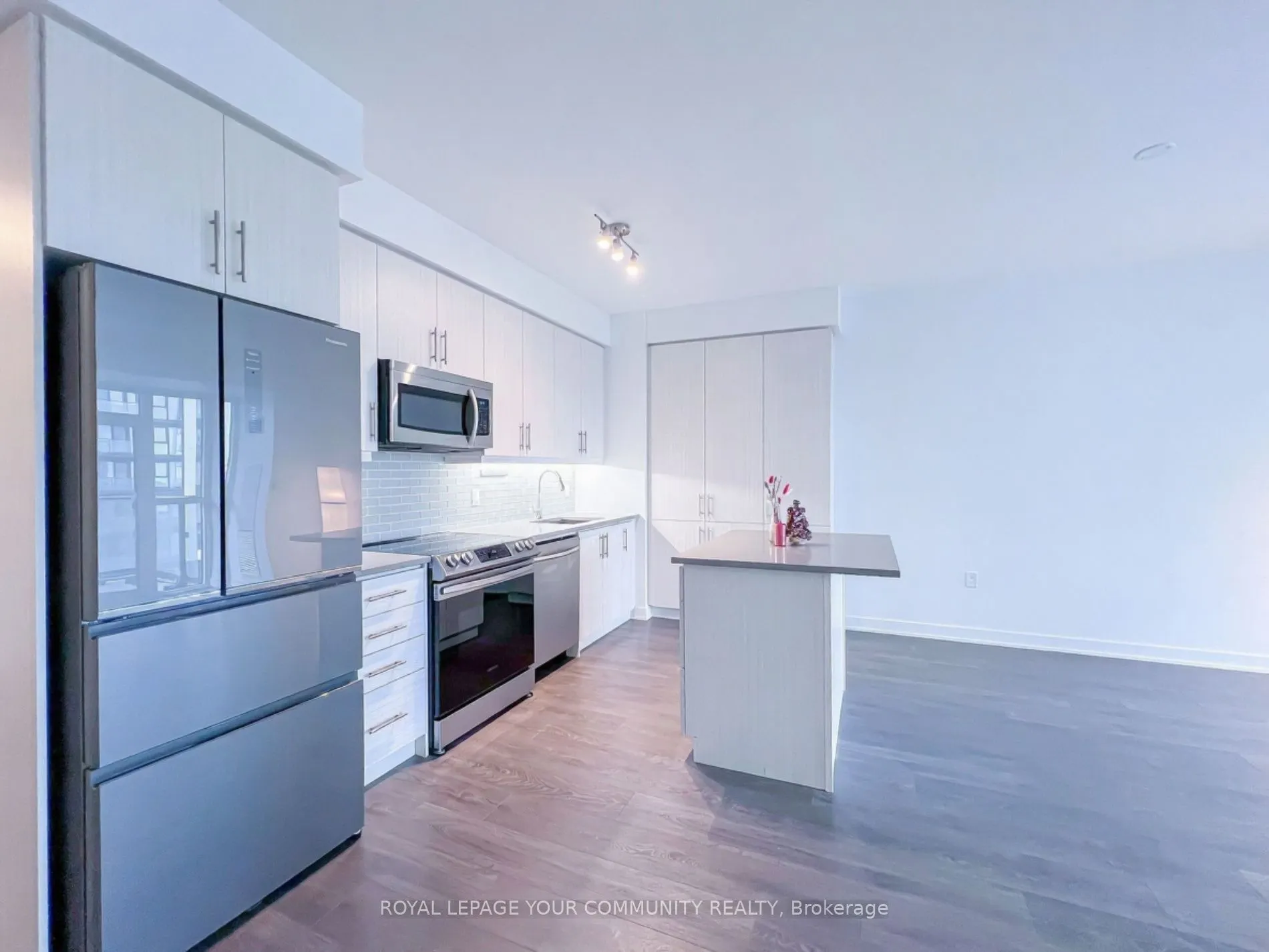 75 Oneida Crescent, #1501