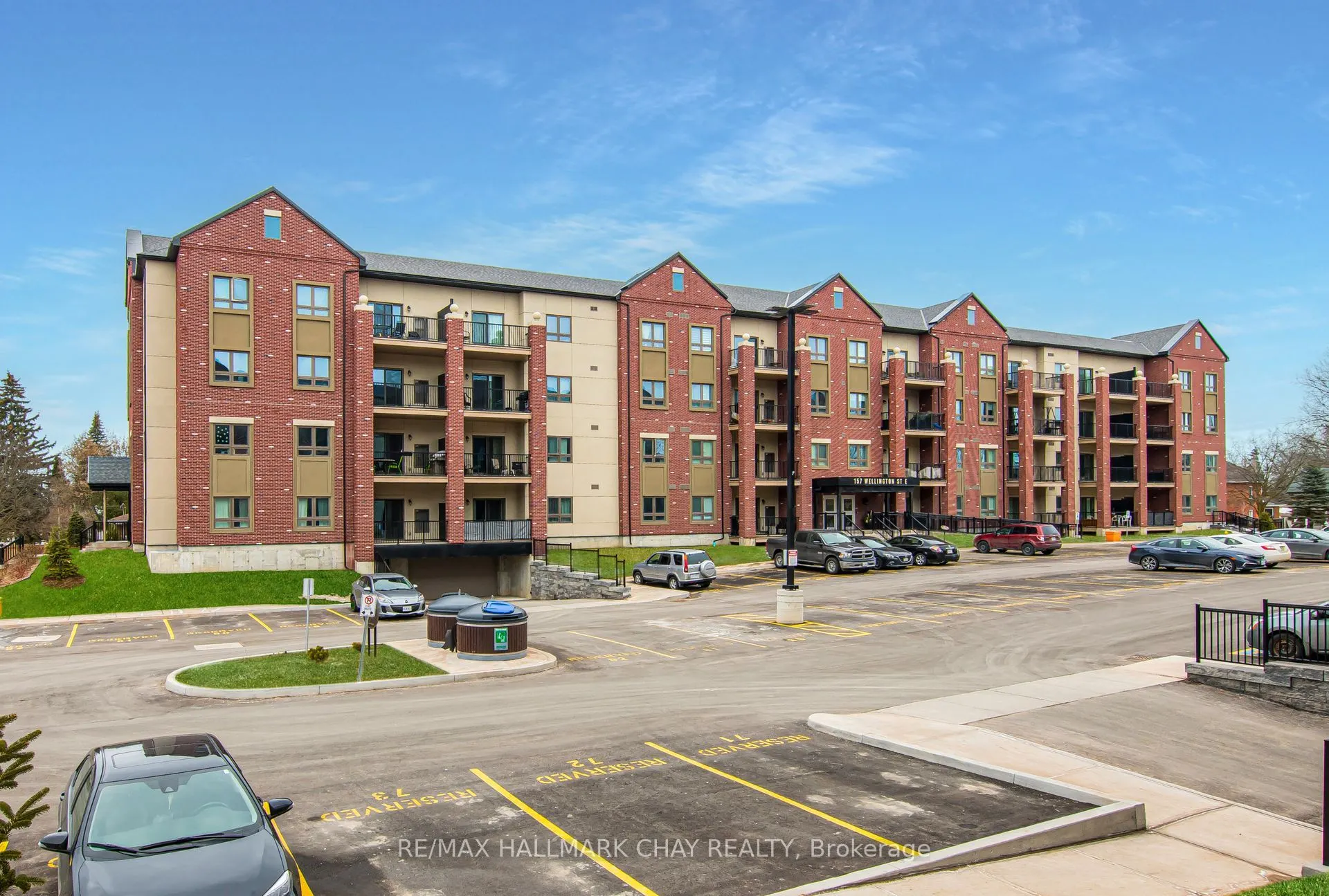 157 Wellington Street E, #109