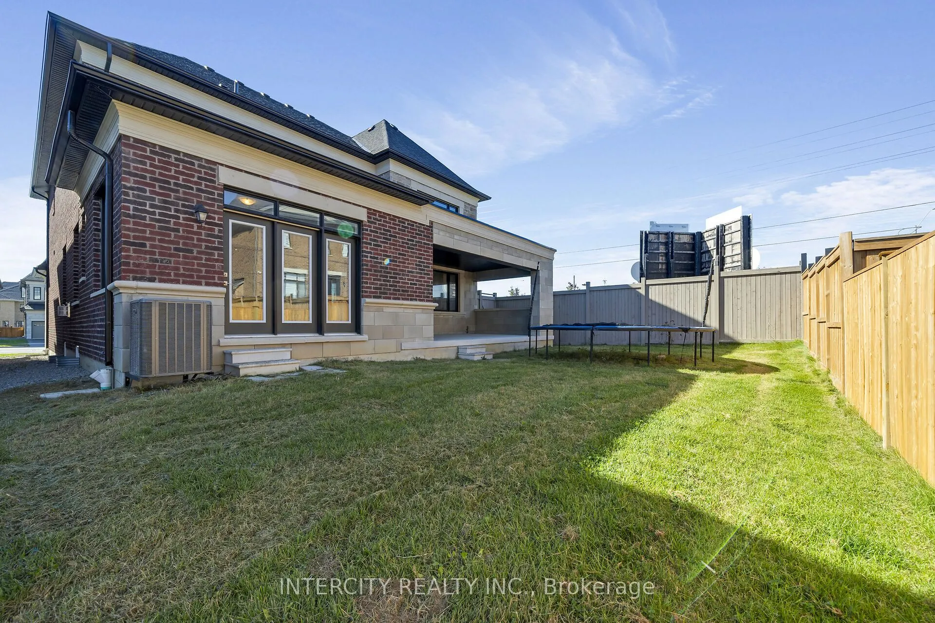 2 Pine Heights Drive