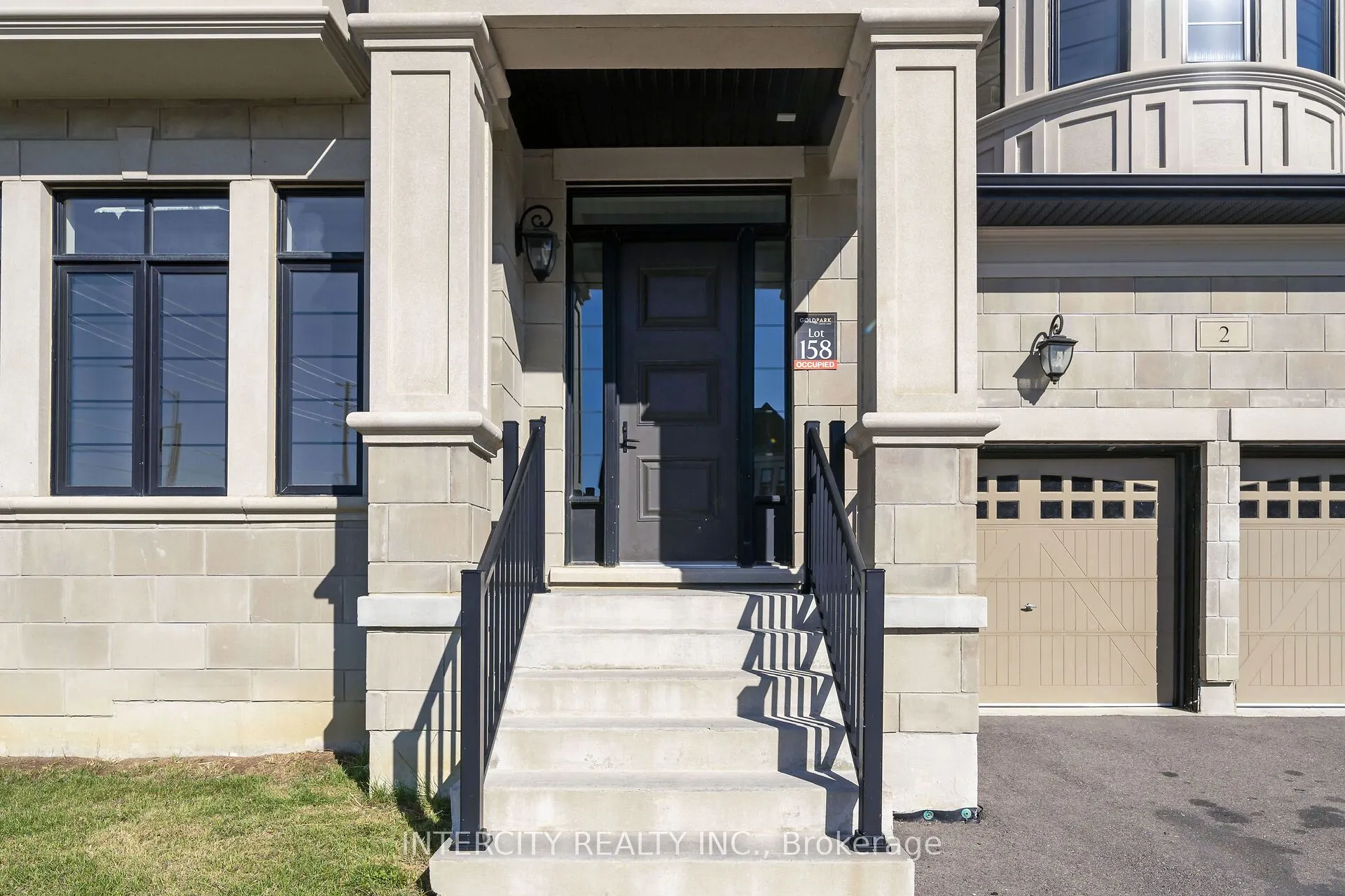 2 Pine Heights Drive