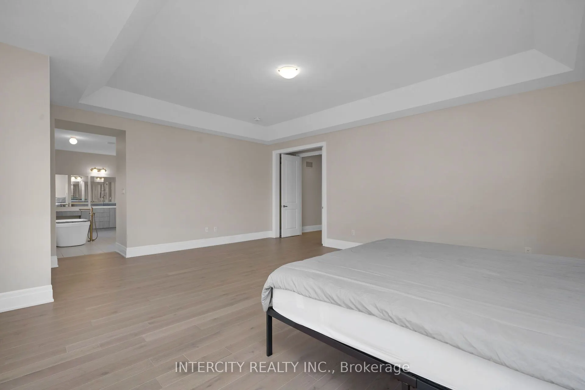 2 Pine Heights Drive