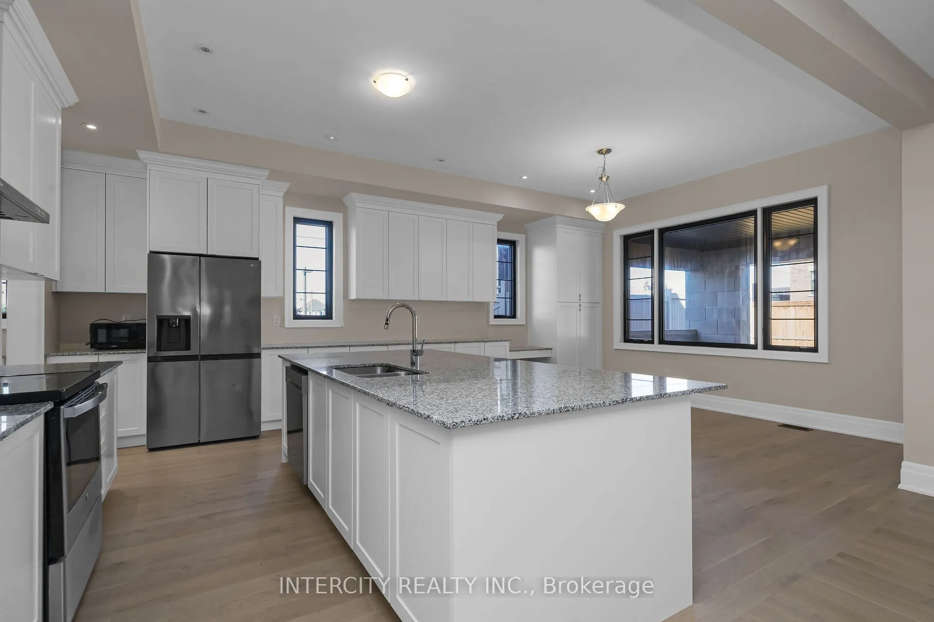 2 Pine Heights Drive