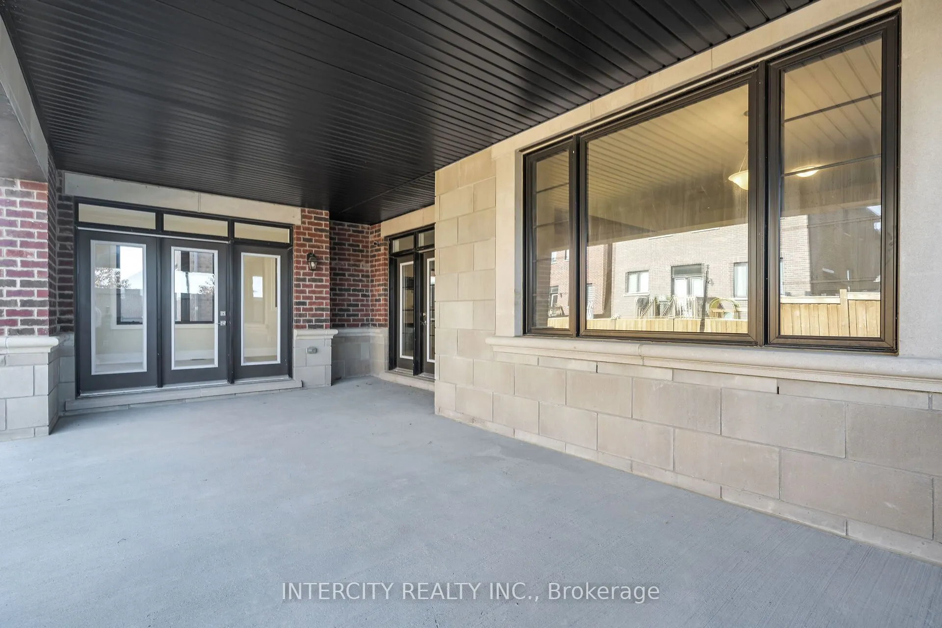 2 Pine Heights Drive