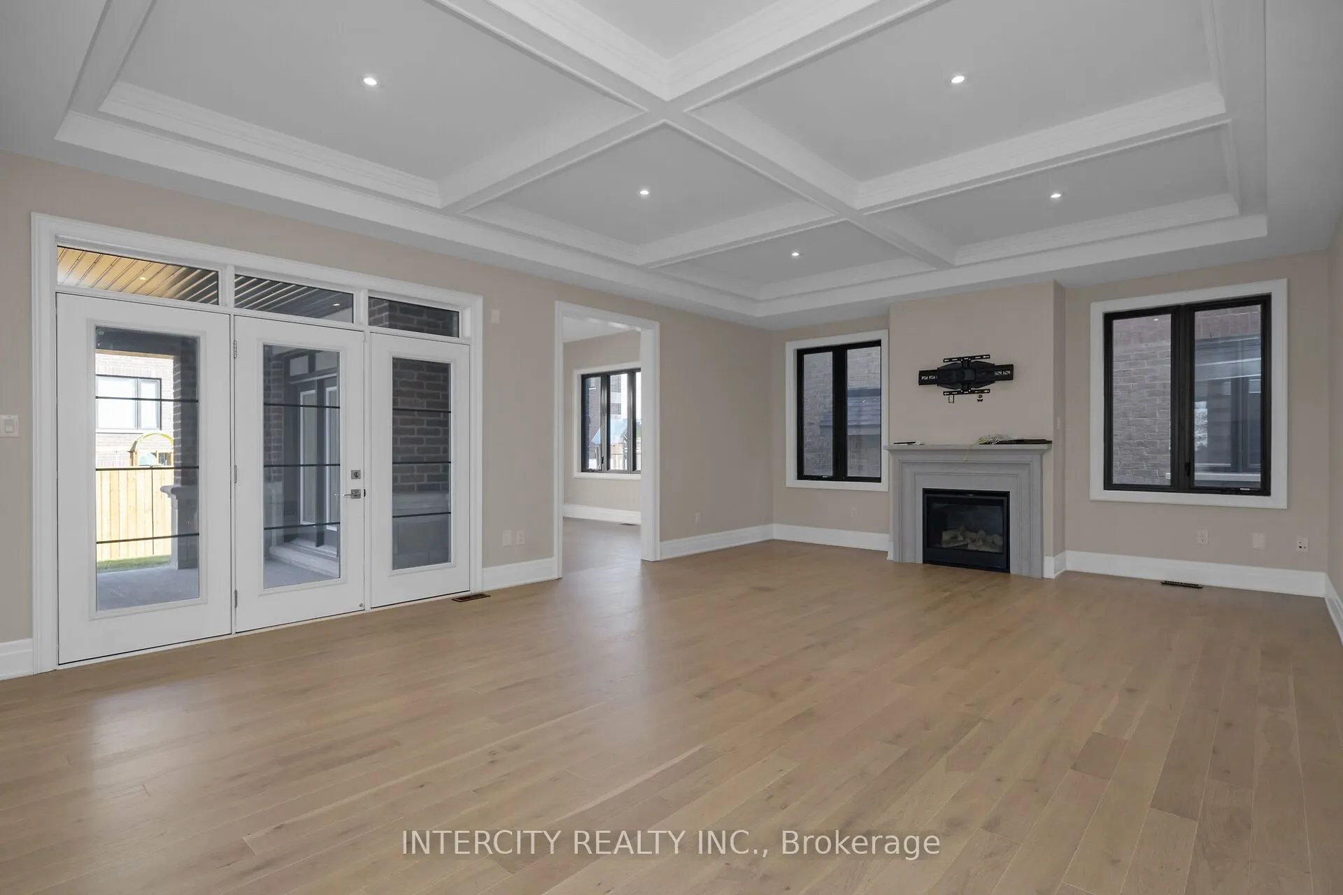 2 Pine Heights Drive