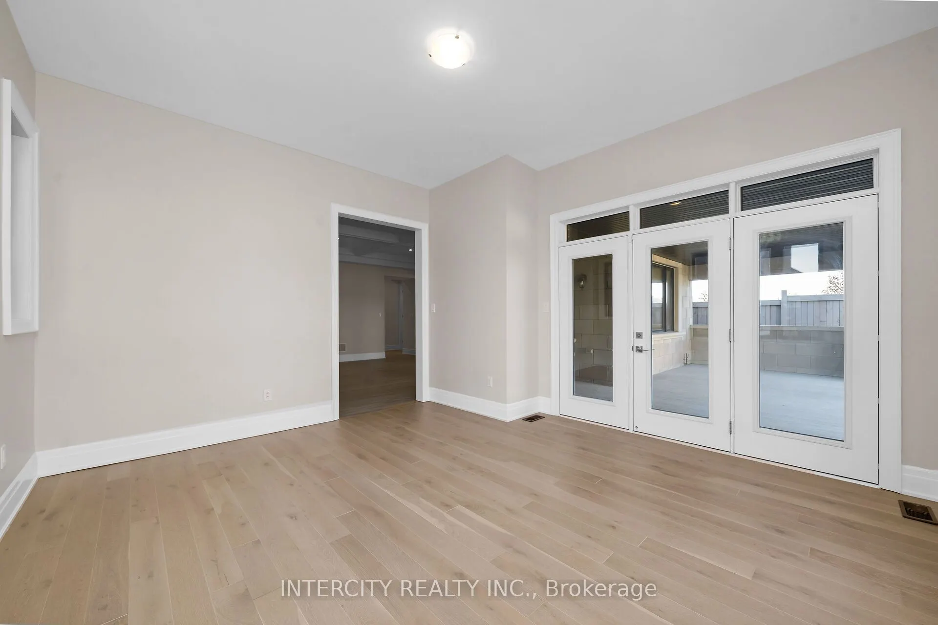2 Pine Heights Drive