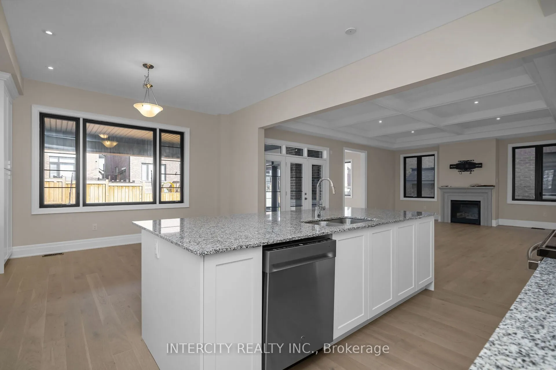 2 Pine Heights Drive