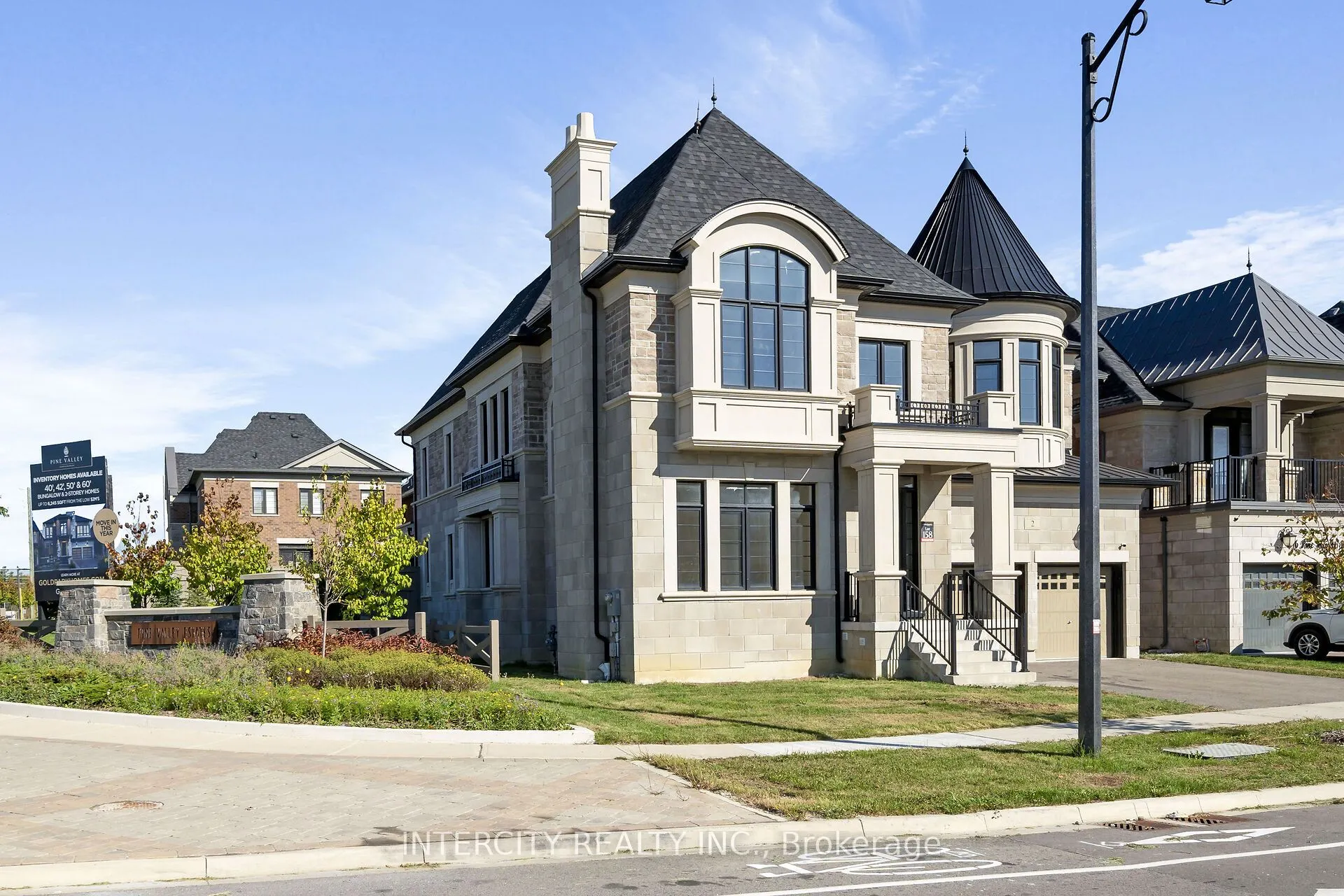 2 Pine Heights Drive