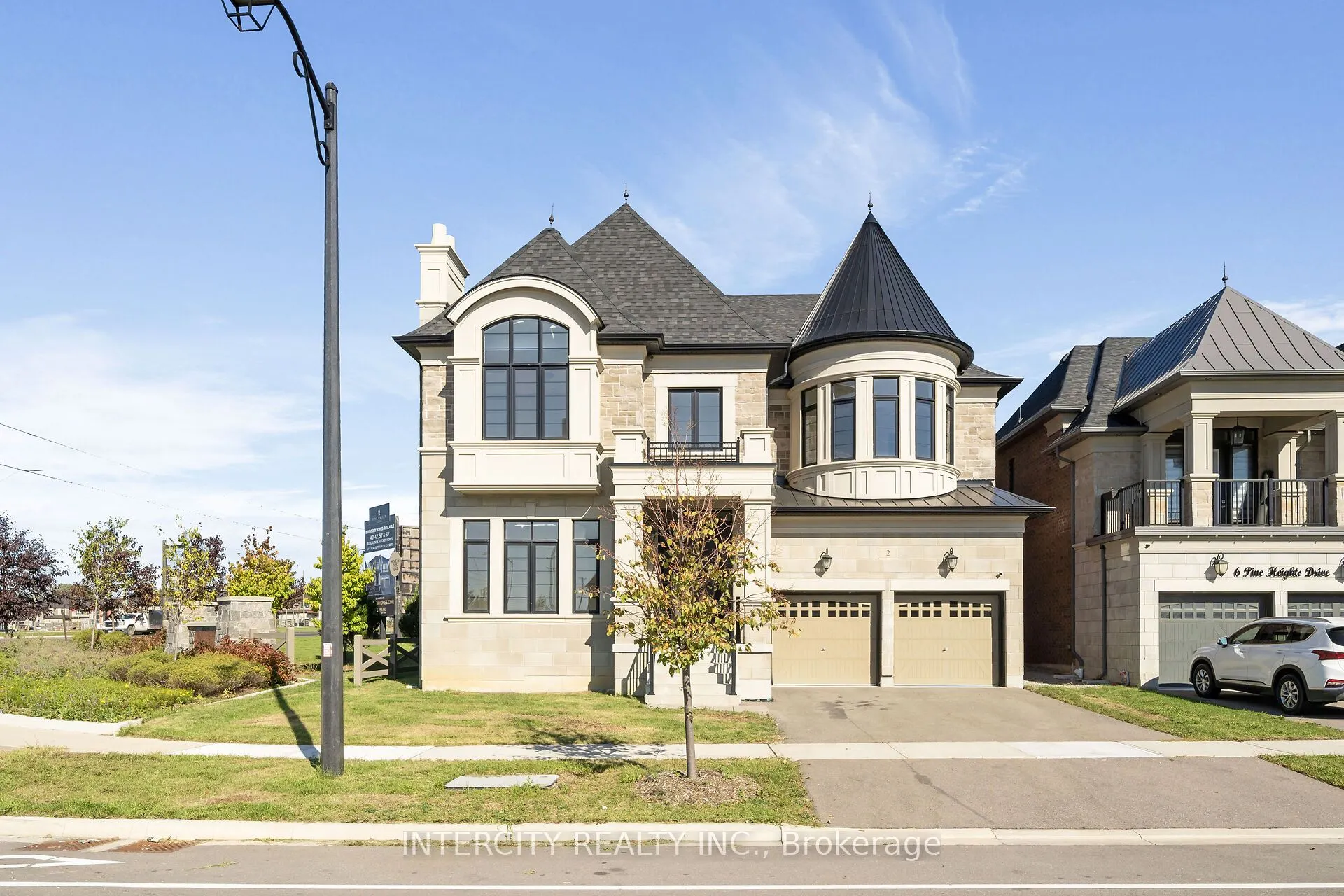 2 Pine Heights Drive