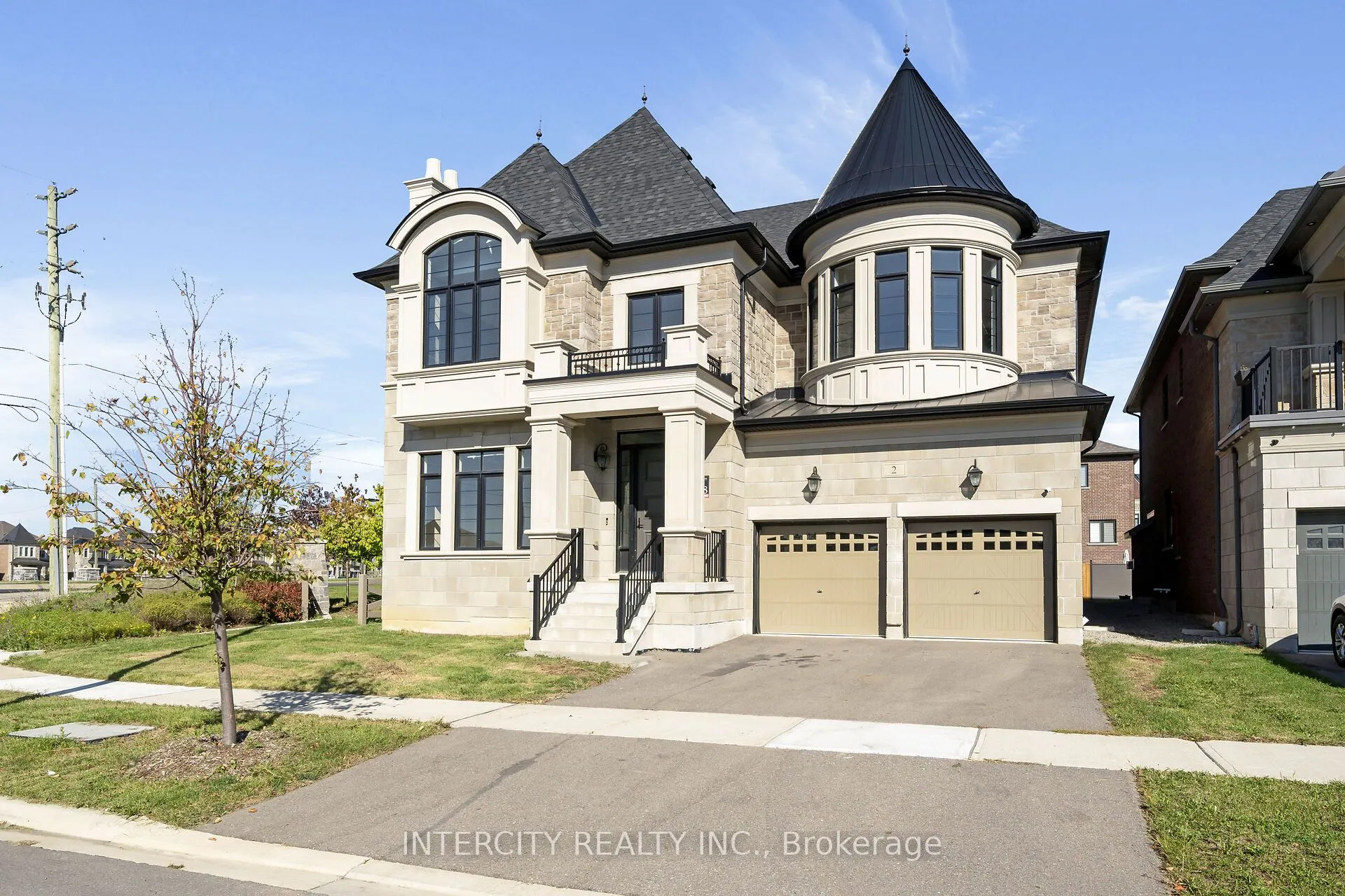 2 Pine Heights Drive