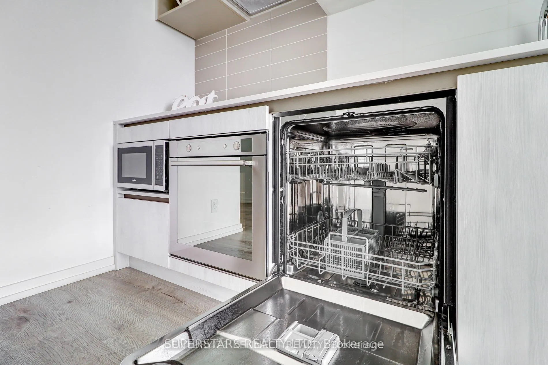 1000 Portage Parkway, #3006