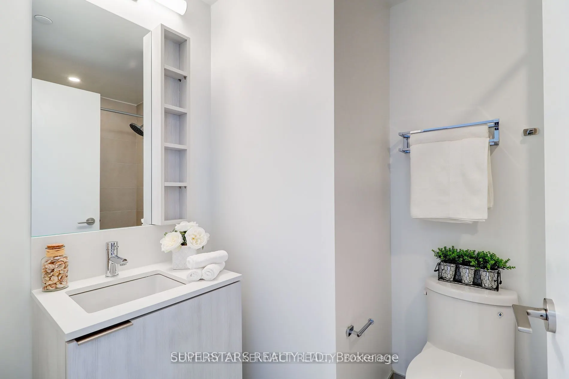 1000 Portage Parkway, #3006