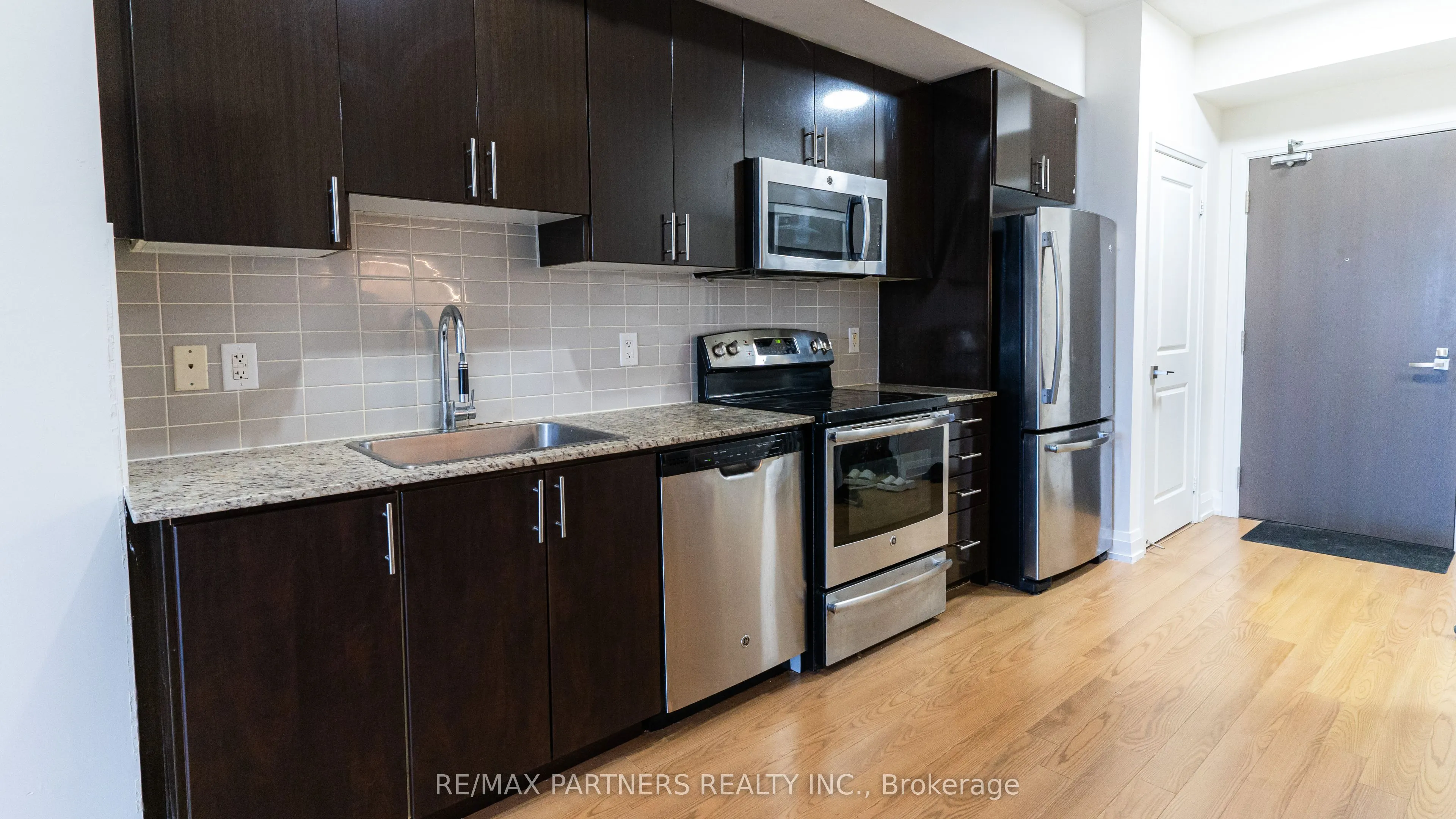 7171 Yonge Street, #1903