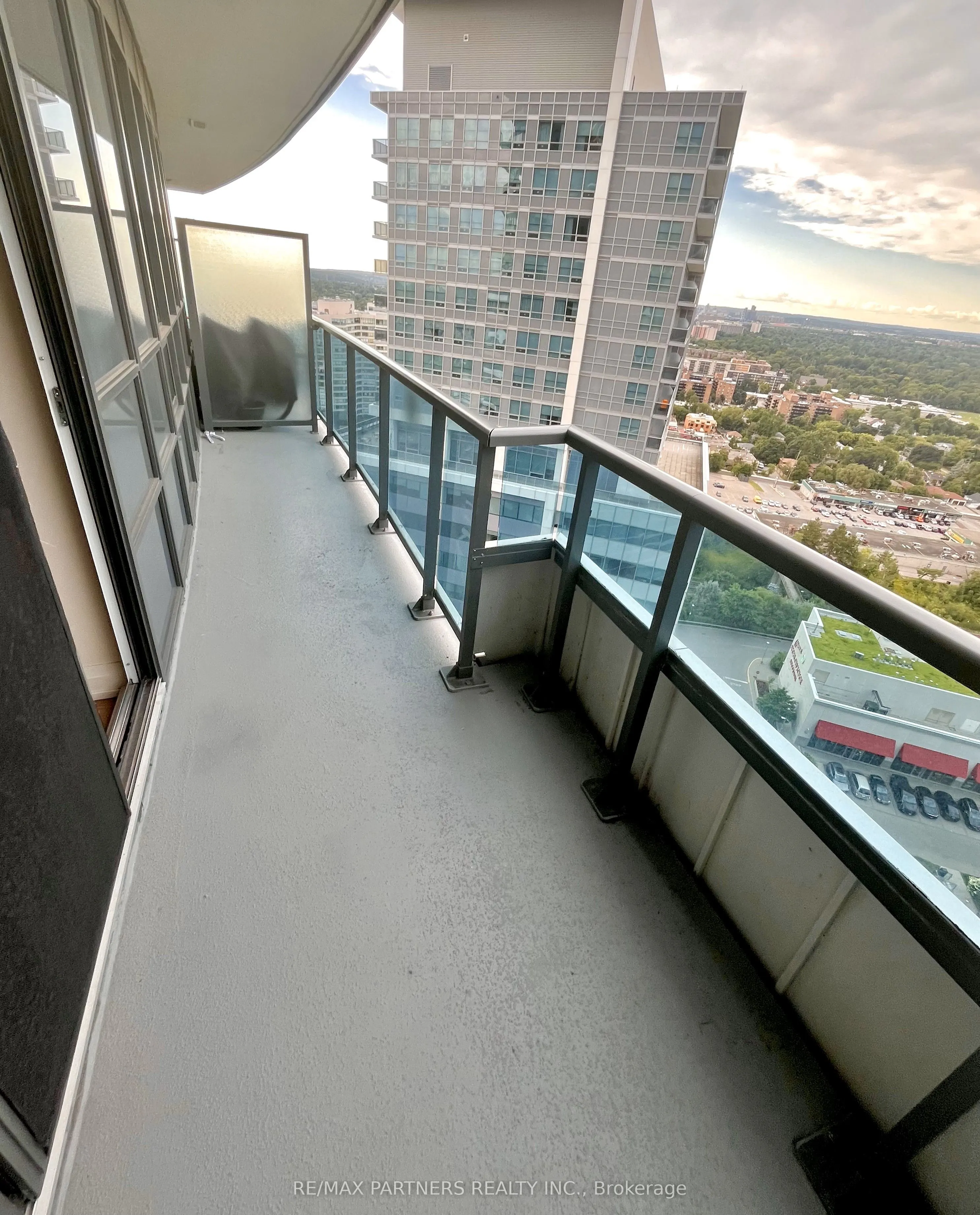 7171 Yonge Street, #1903