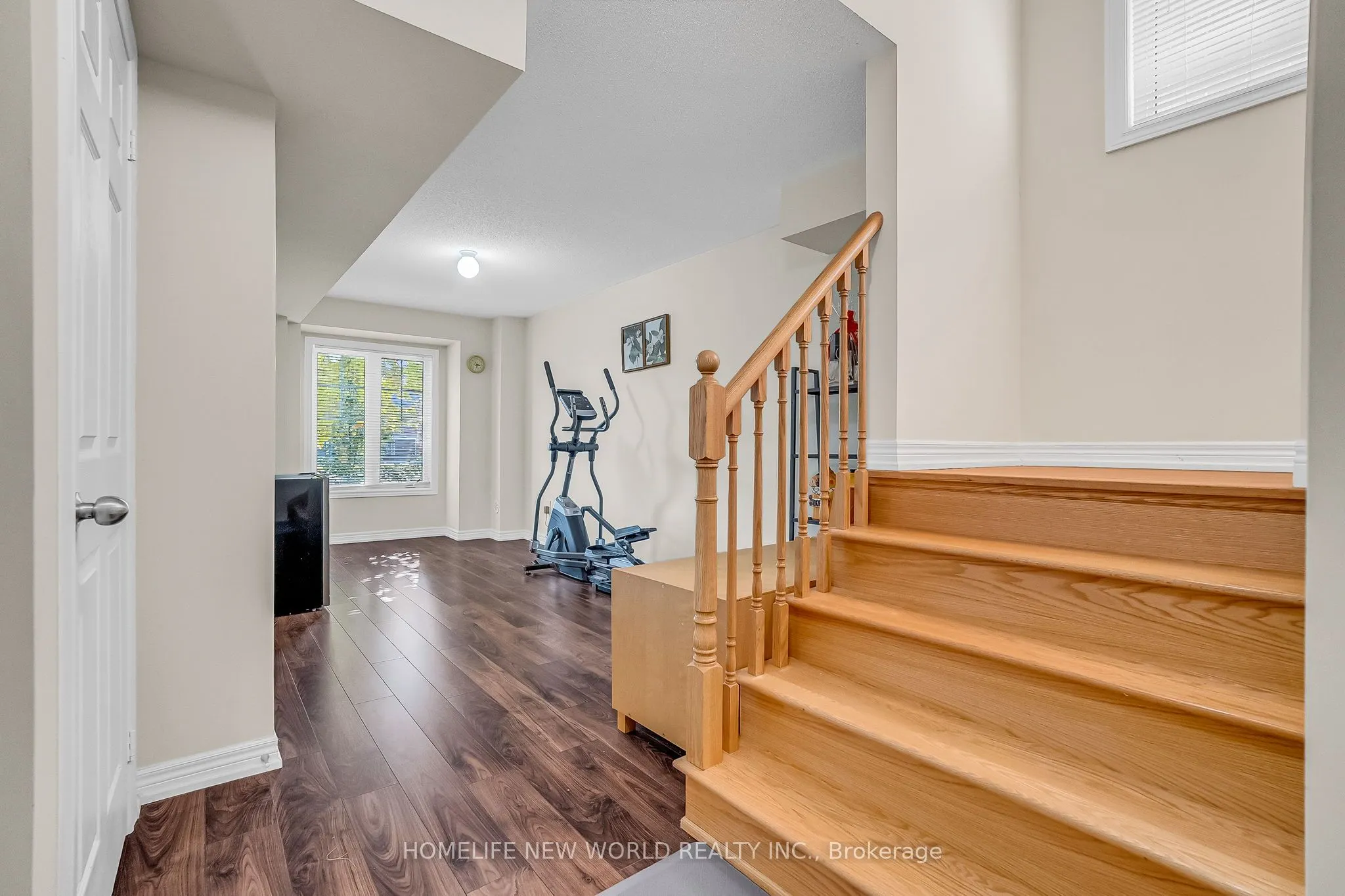 193 Dundas Way