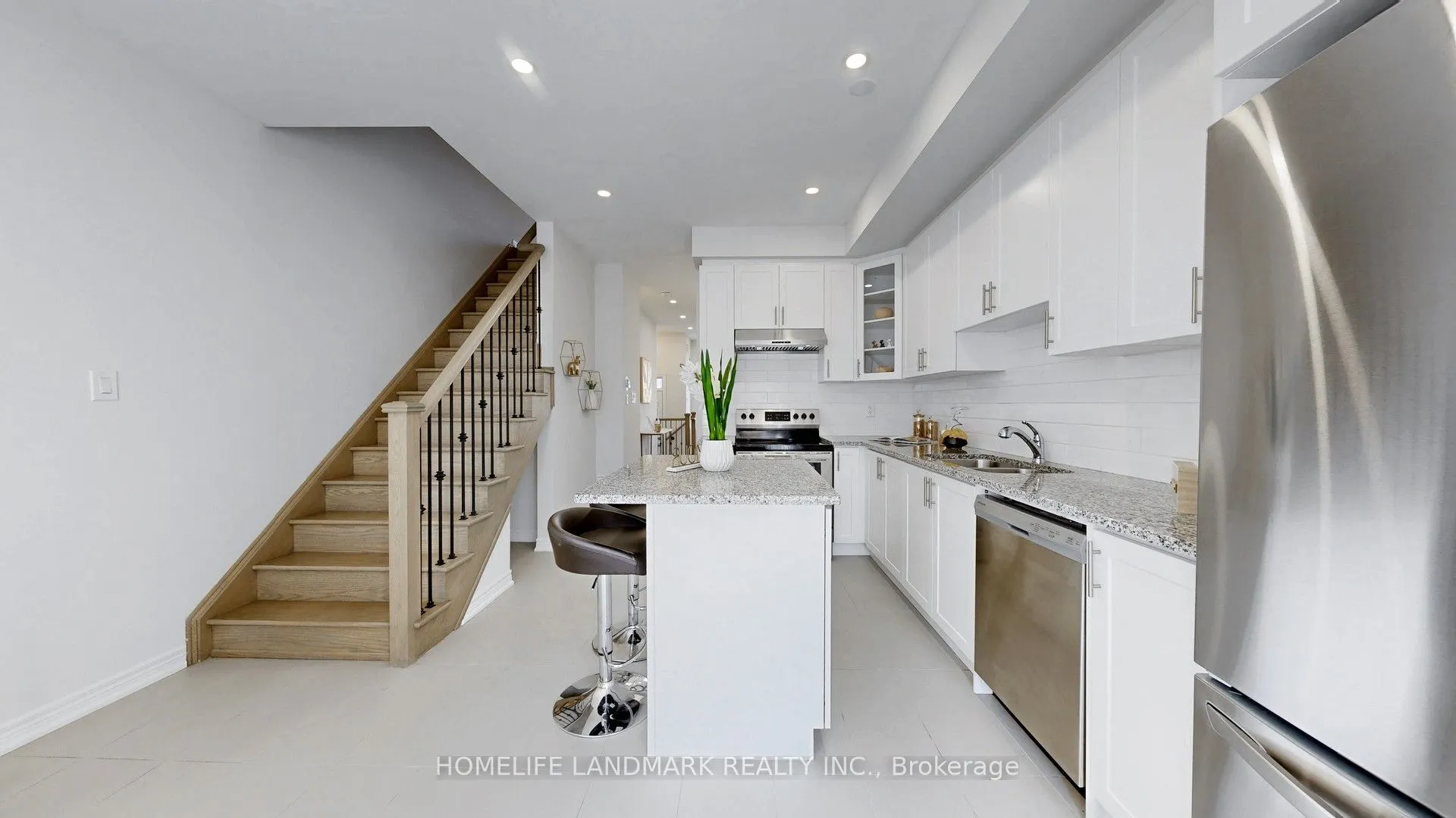 575 White's Hill Avenue
