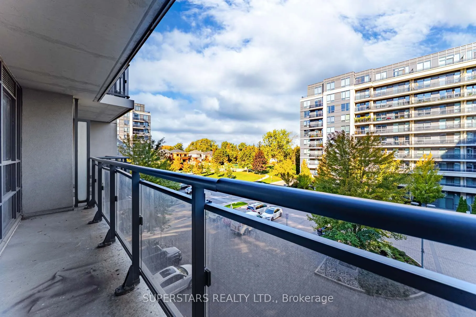 372 Highway 7 E, #516