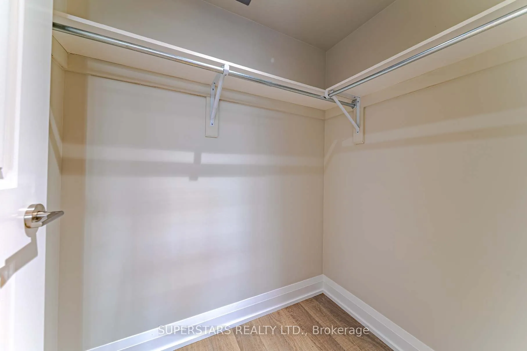 372 Highway 7 E, #516