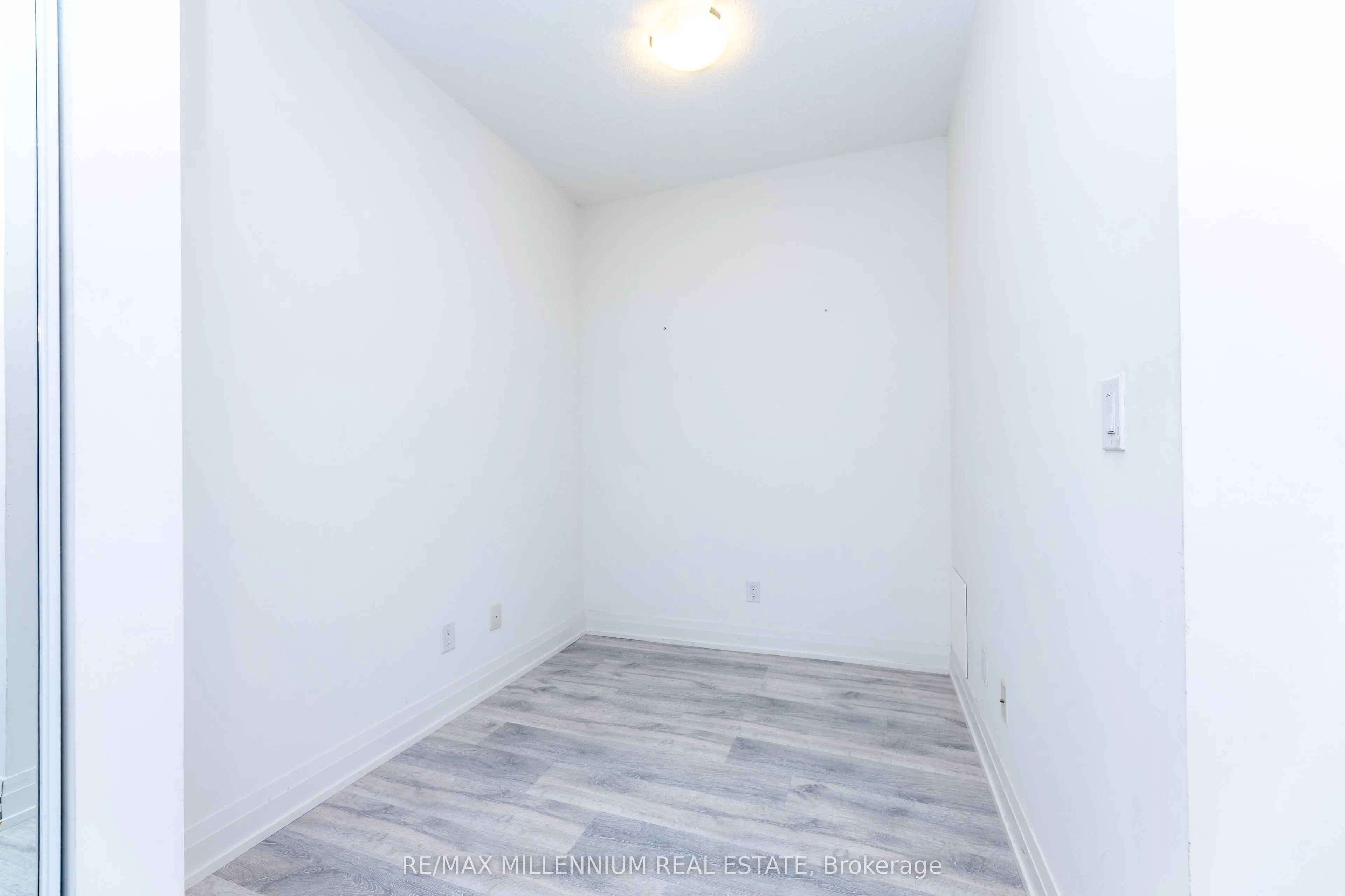 3700 Highway 7 Road, #1401