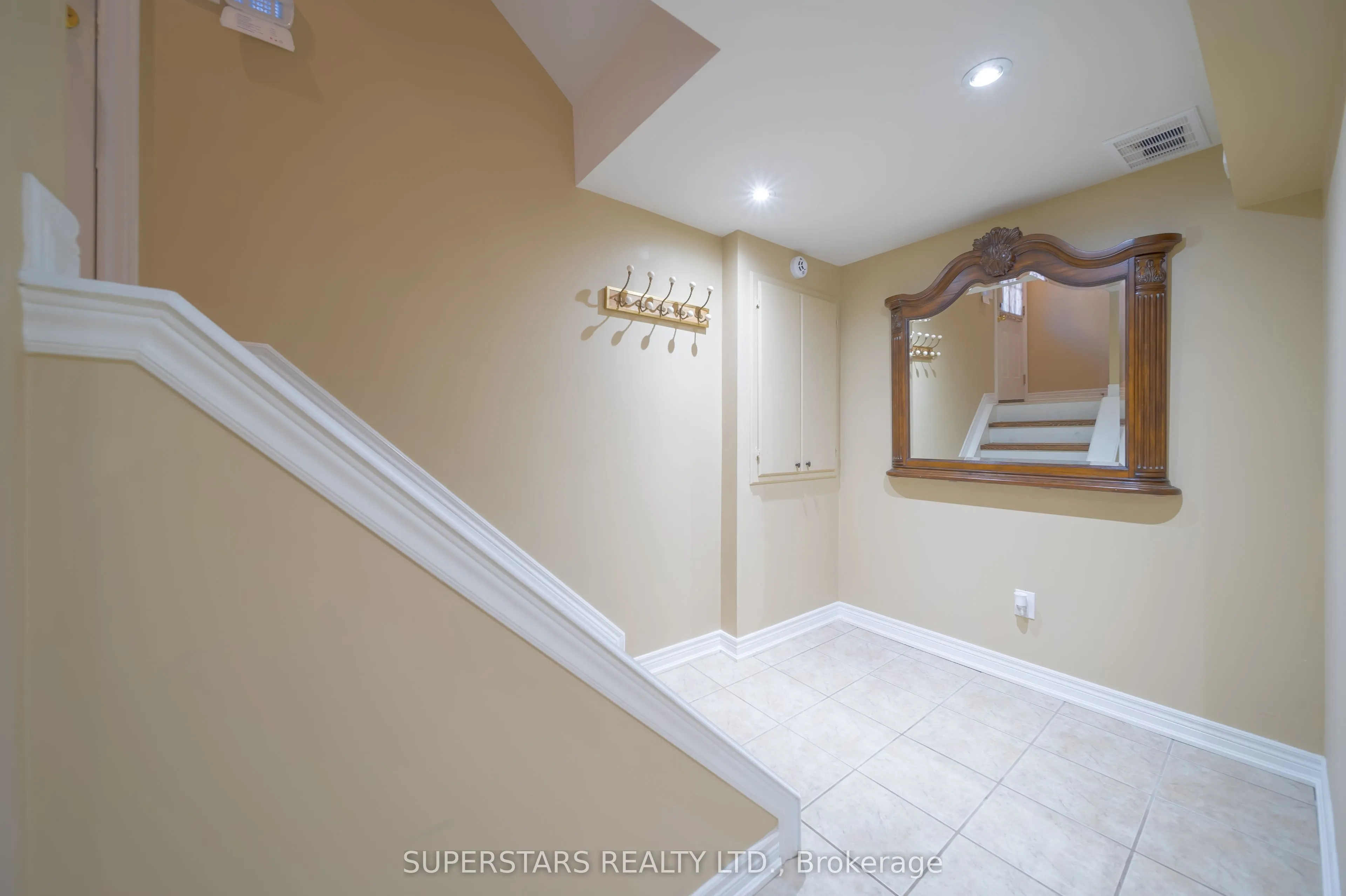 166 Worthington Avenue