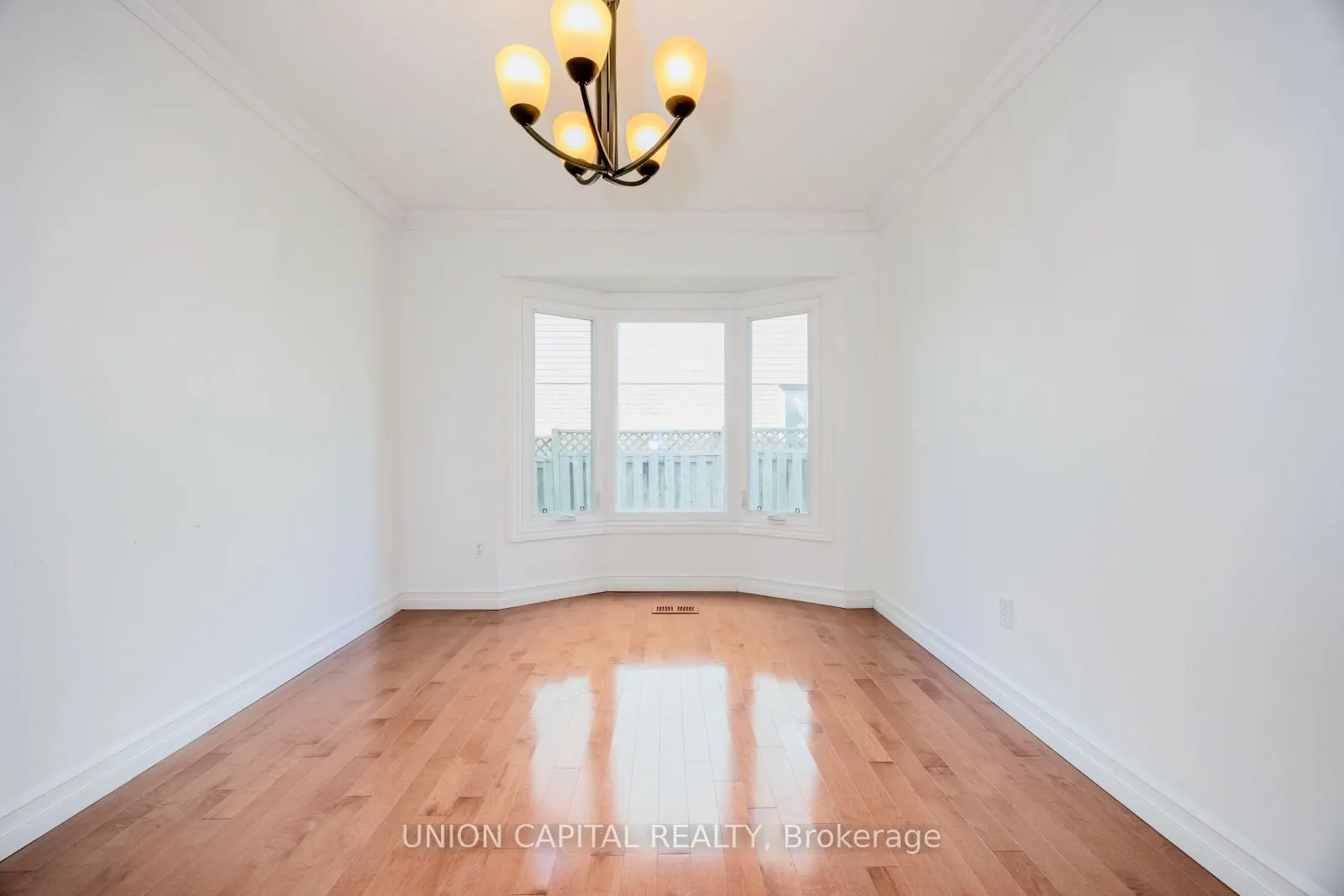 82 Old Yonge Street