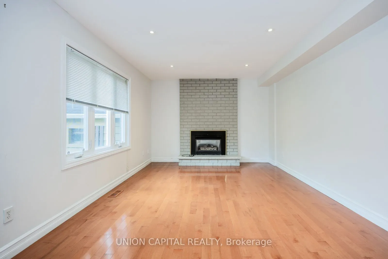 82 Old Yonge Street