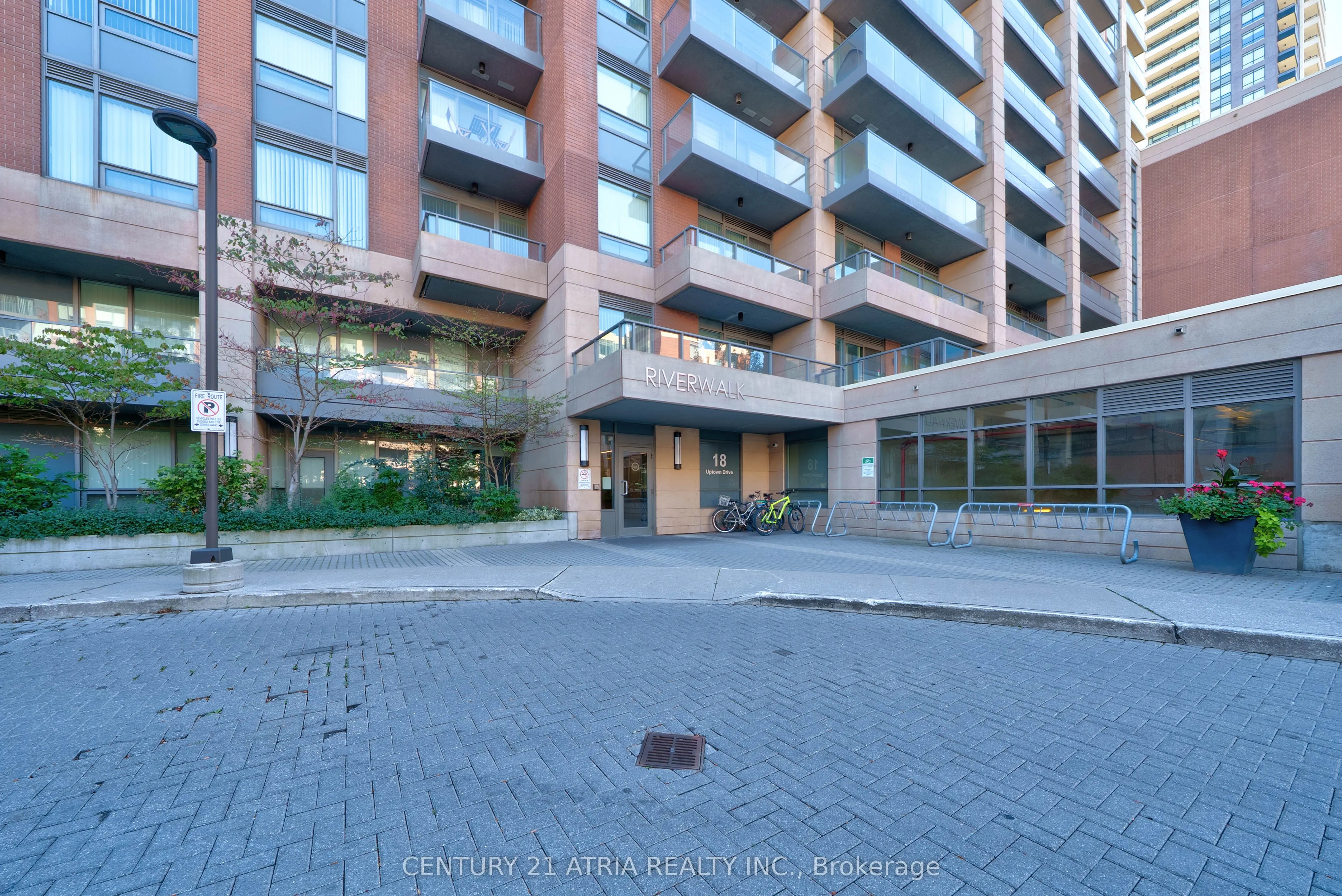 18 Uptown Drive, #321