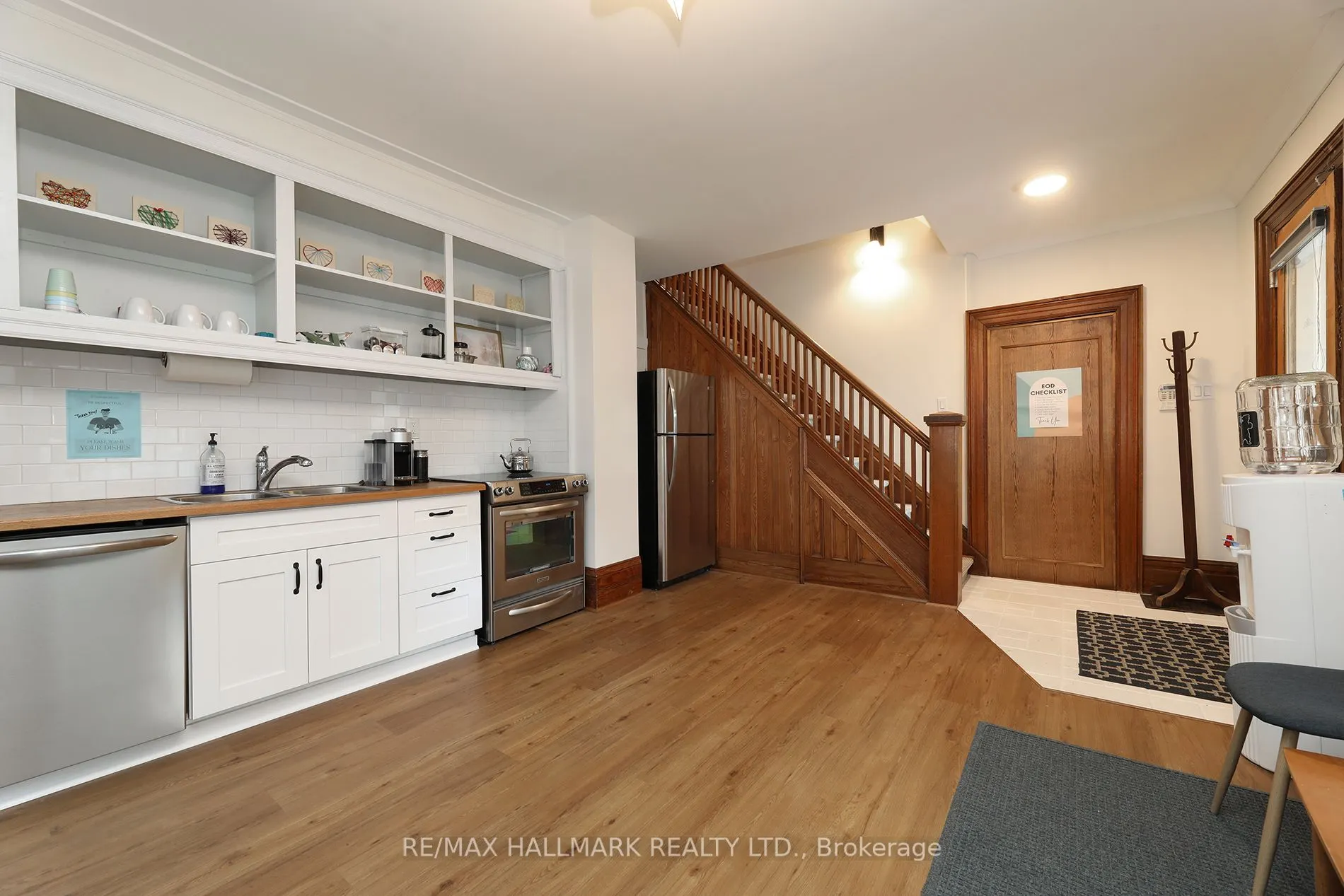 78 Main Street S