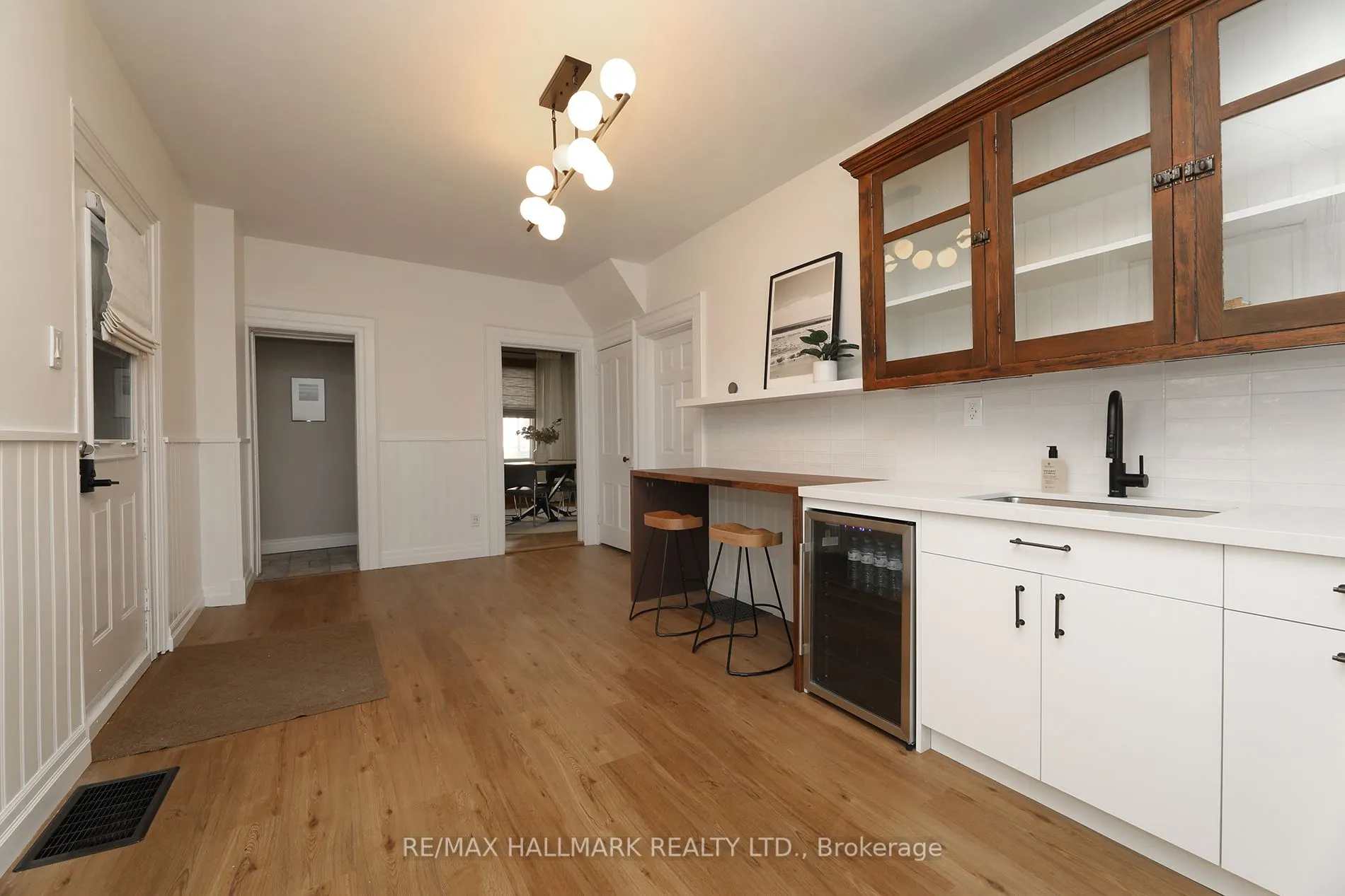 78 Main Street S