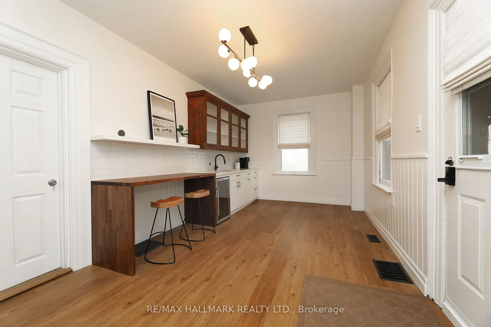 78 Main Street S