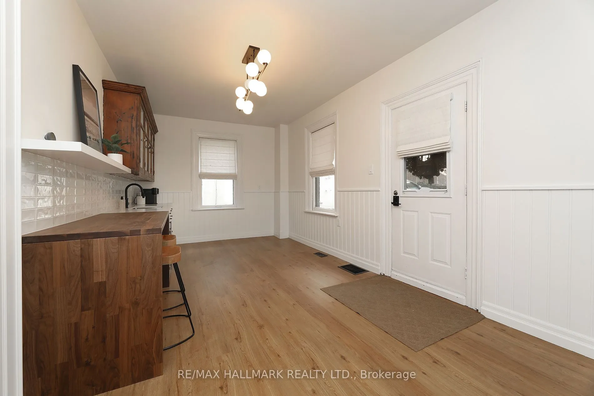 78 Main Street S