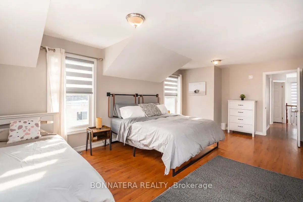 687 Innisfil Beach Road
