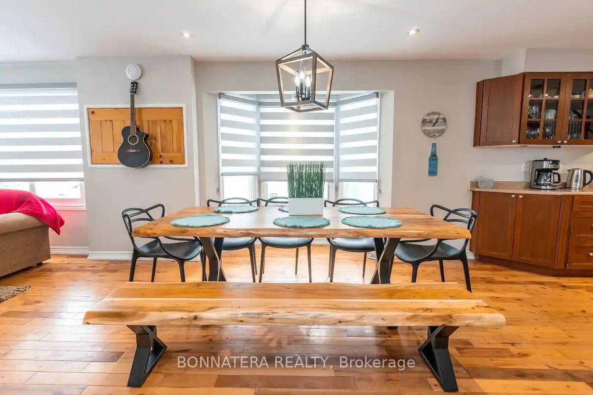 687 Innisfil Beach Road