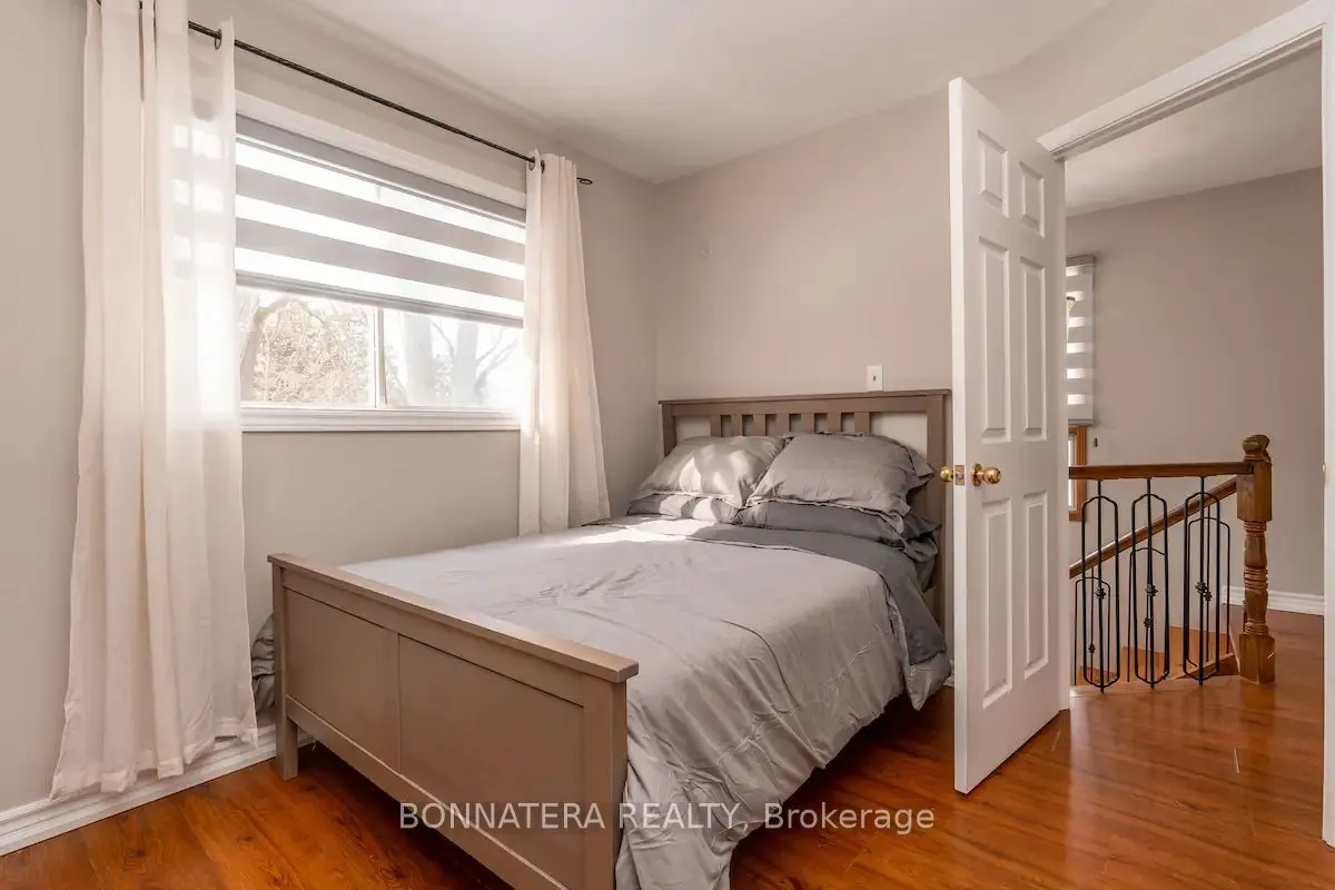 687 Innisfil Beach Road