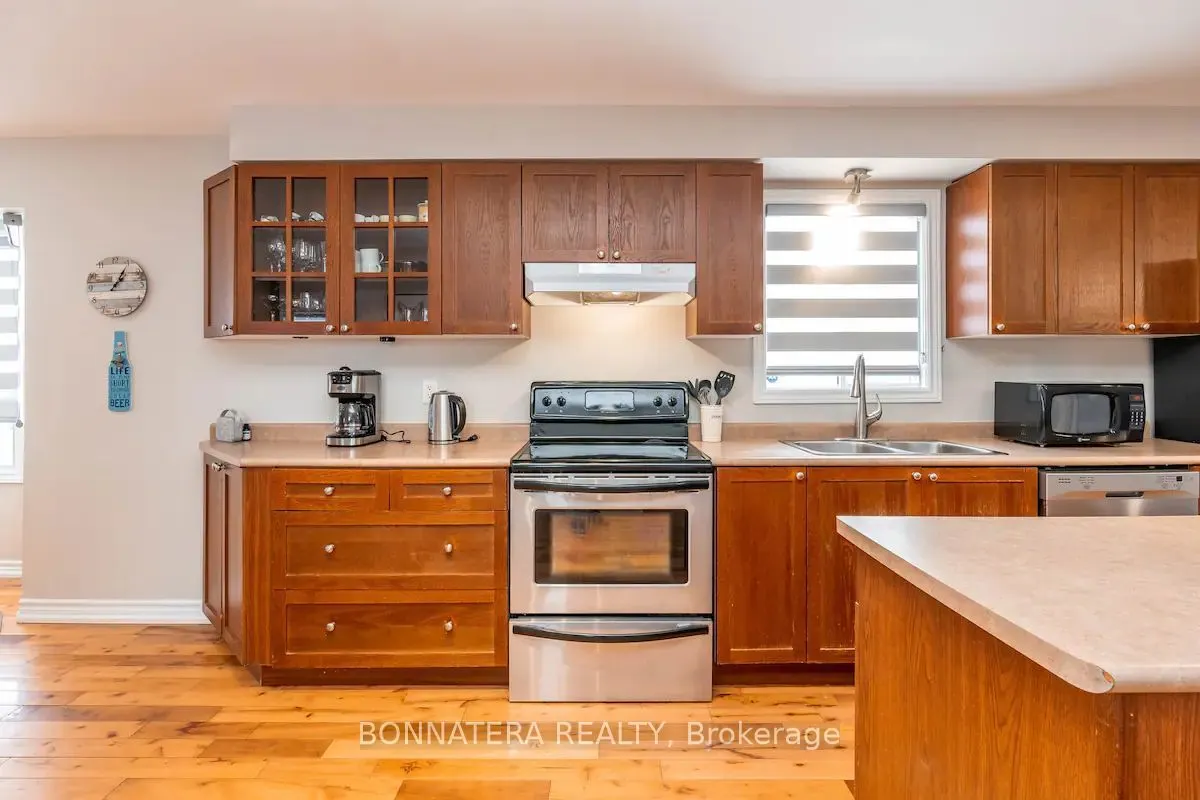 687 Innisfil Beach Road