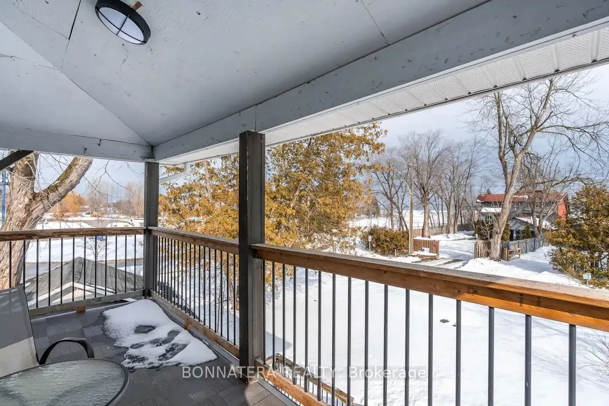 687 Innisfil Beach Road