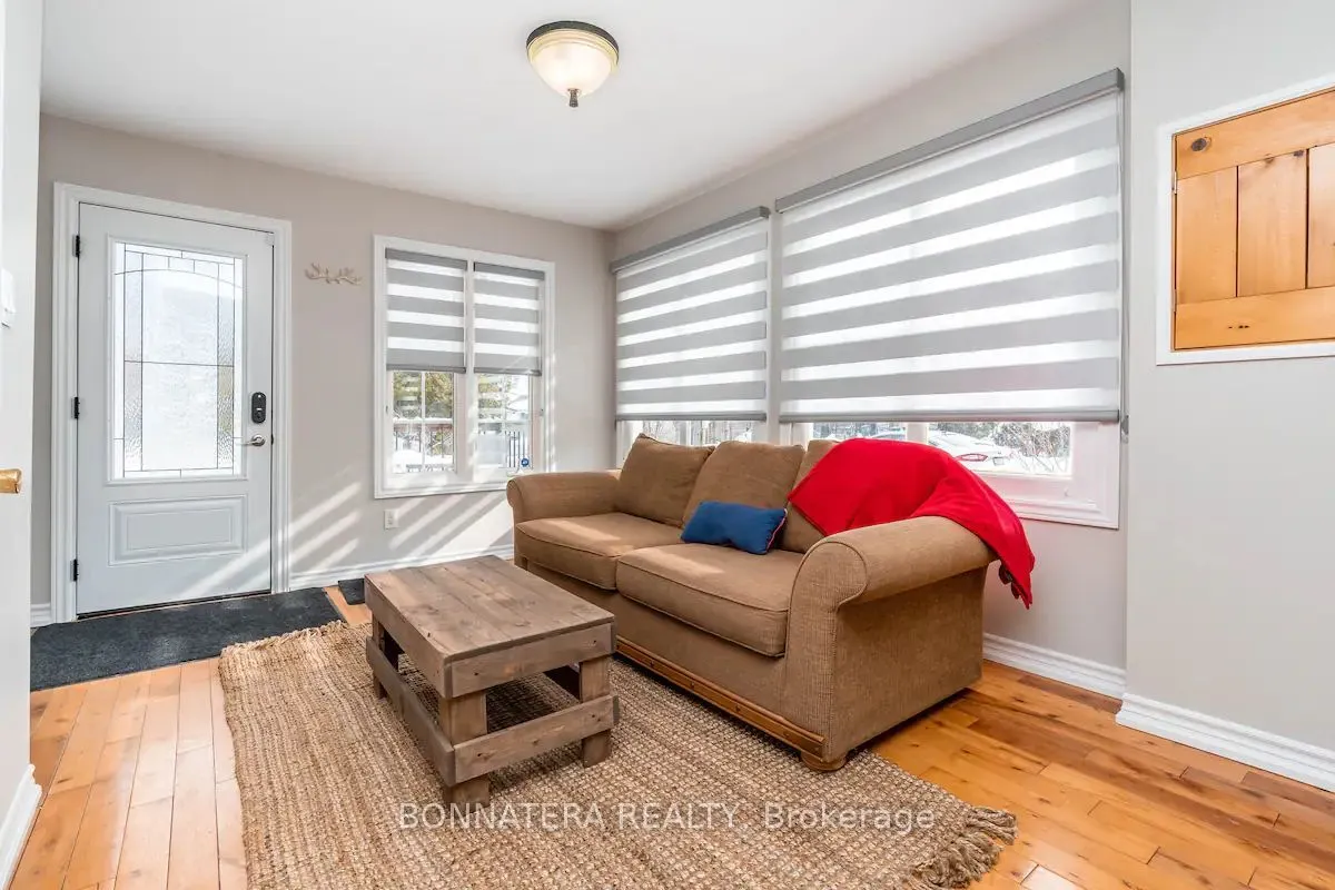 687 Innisfil Beach Road