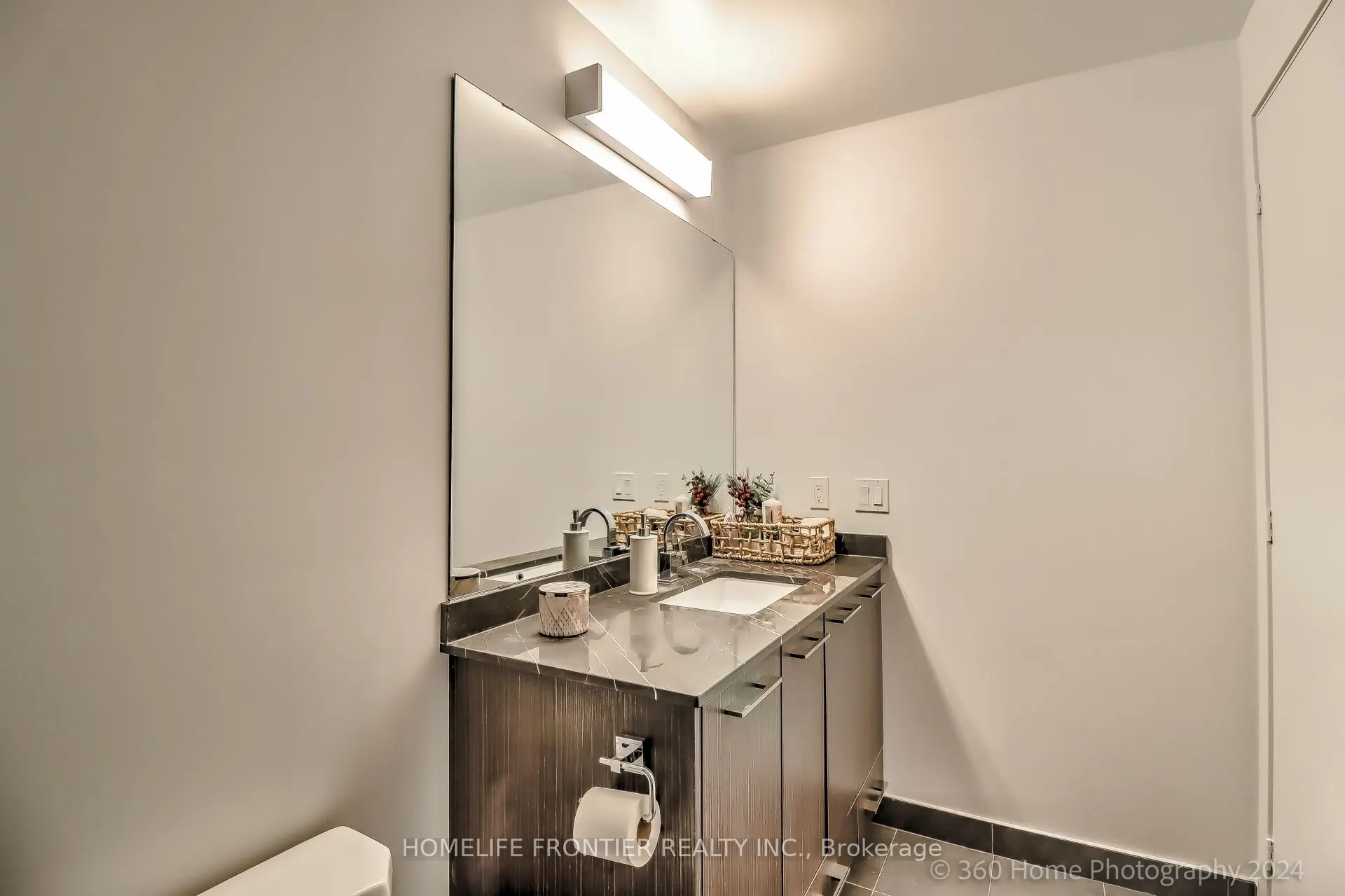 9471 Yonge Street, #344