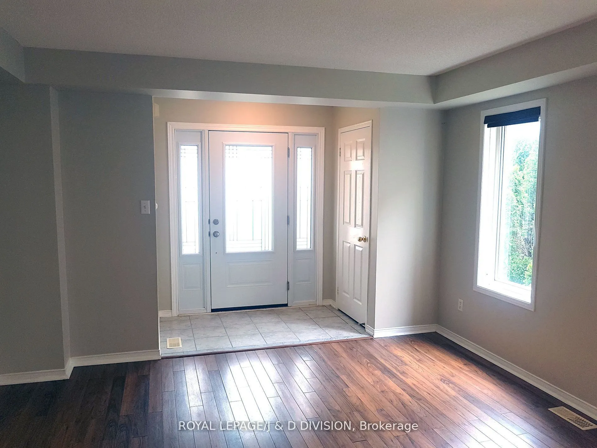 554 Heddle Crescent