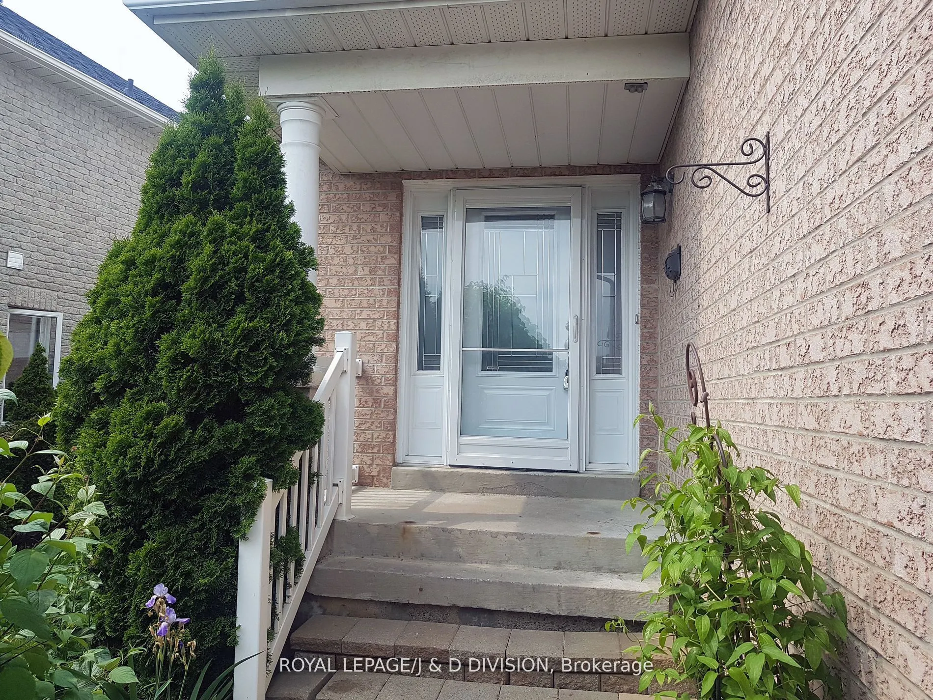 554 Heddle Crescent
