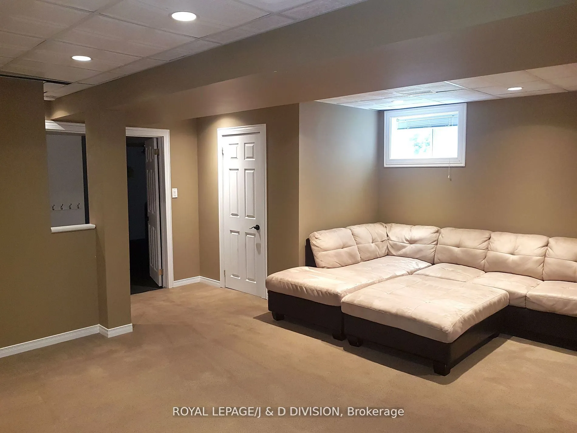 554 Heddle Crescent
