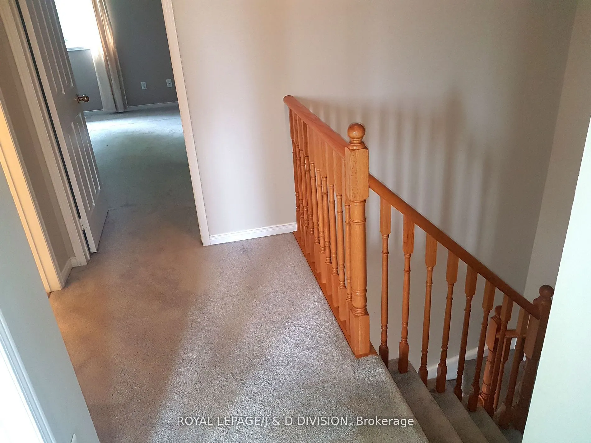 554 Heddle Crescent